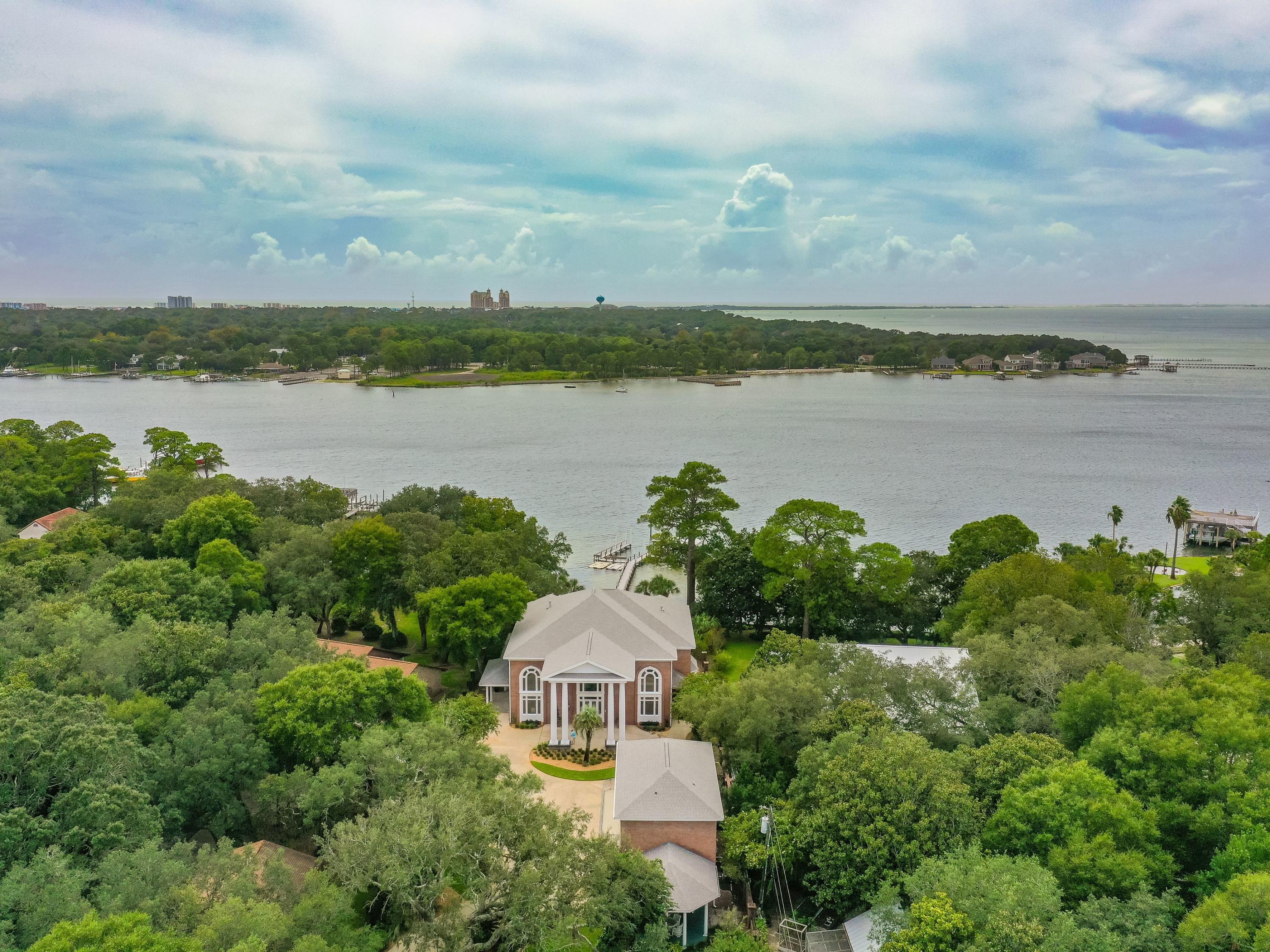 COBBS POINT - Residential