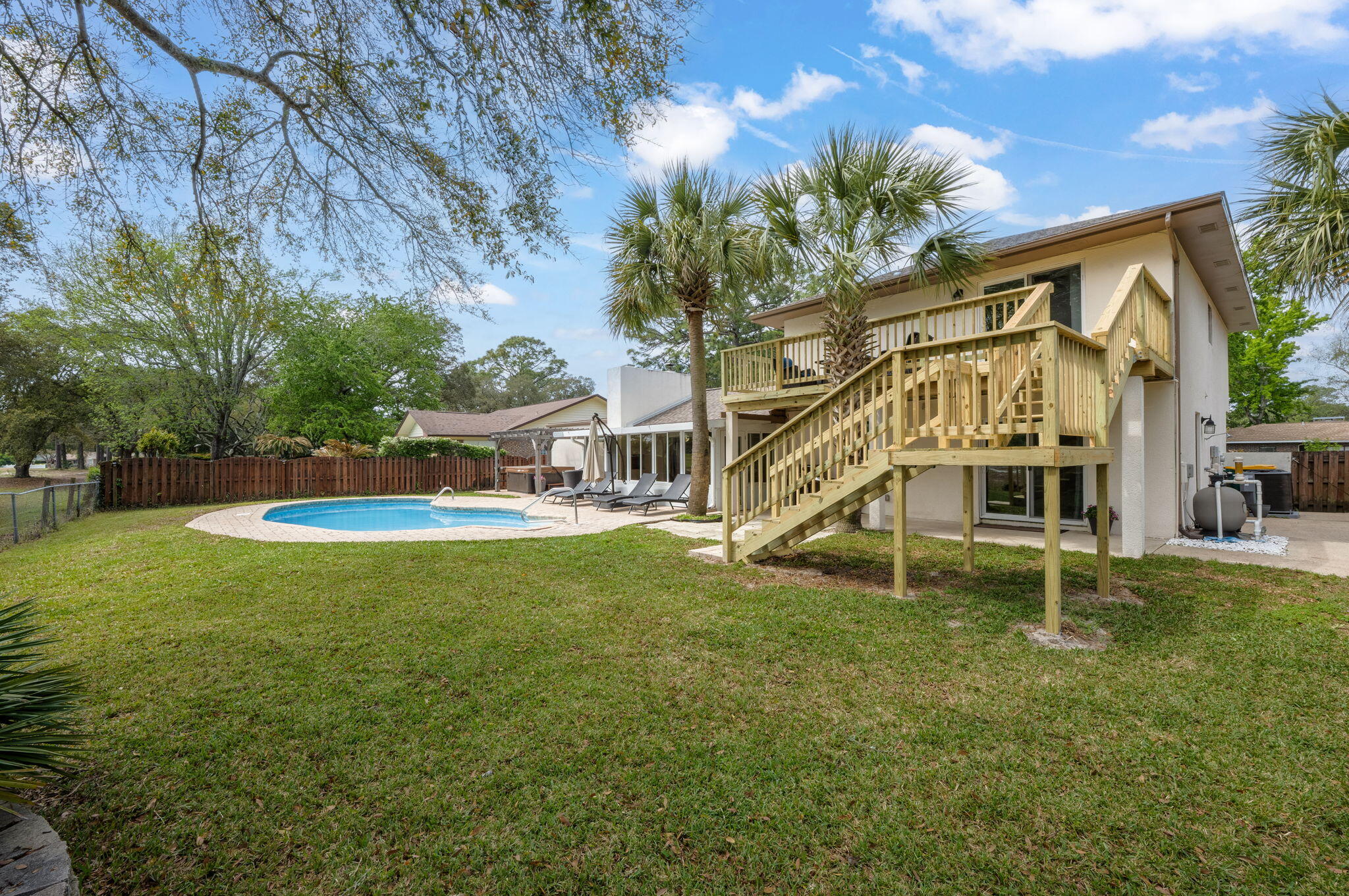 LAKE LORRAINE ESTATES - Residential