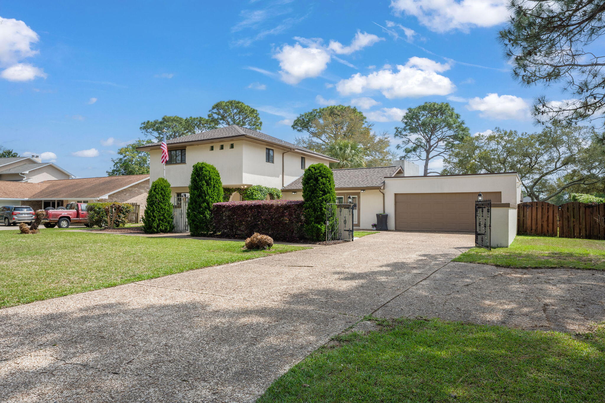 LAKE LORRAINE ESTATES - Residential