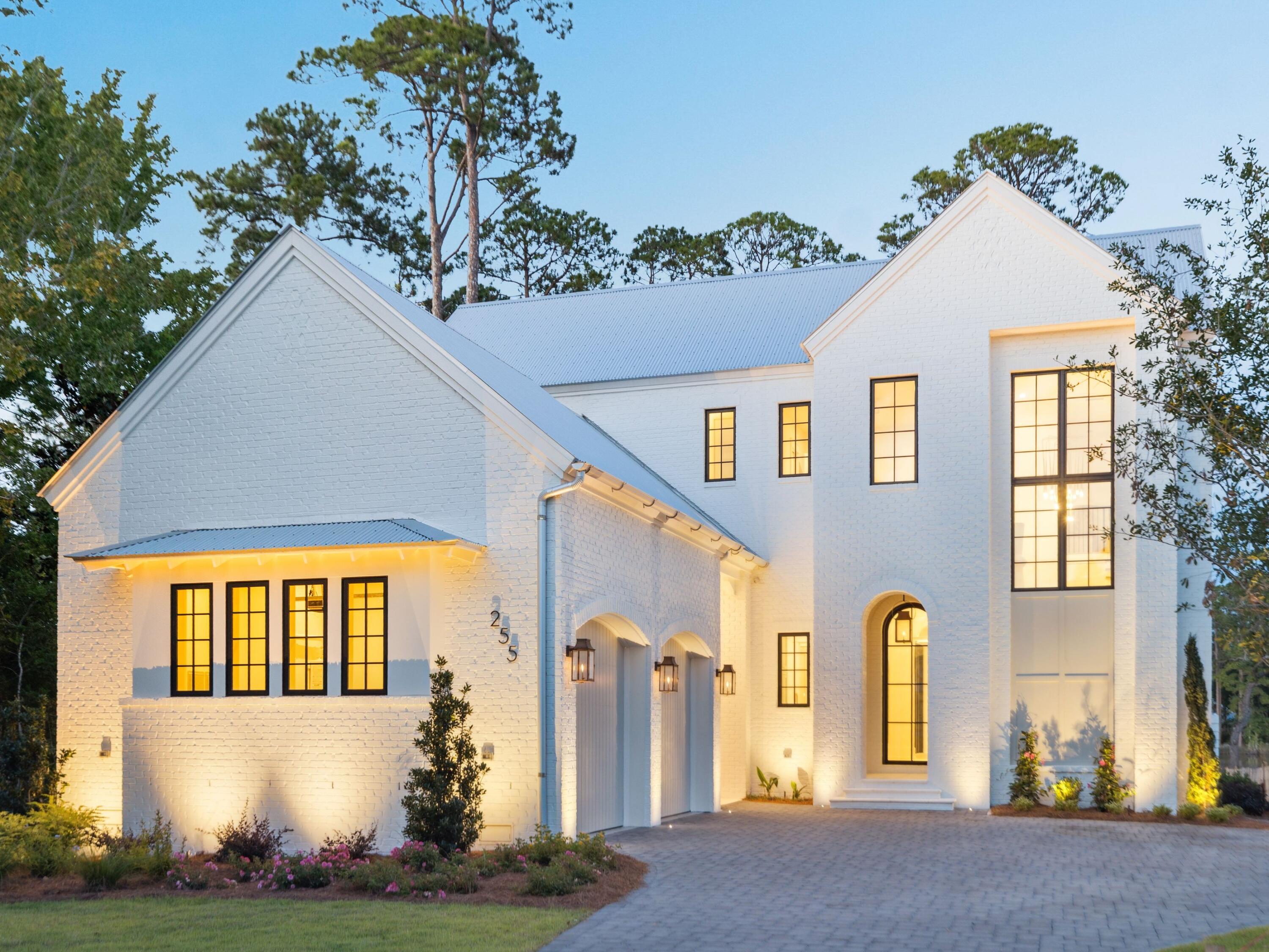 CHURCHILL OAKS - Residential