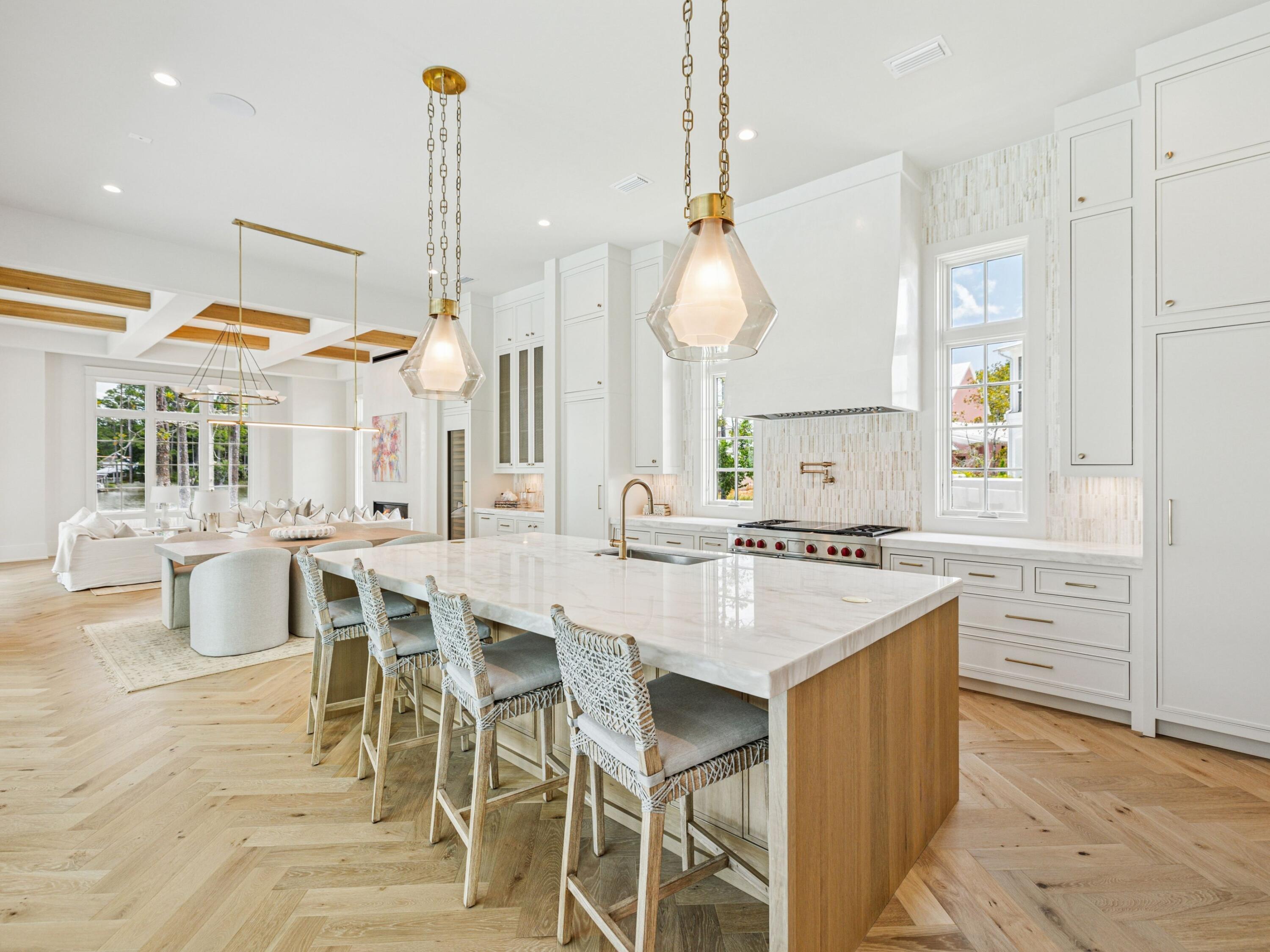 CHURCHILL OAKS - Residential