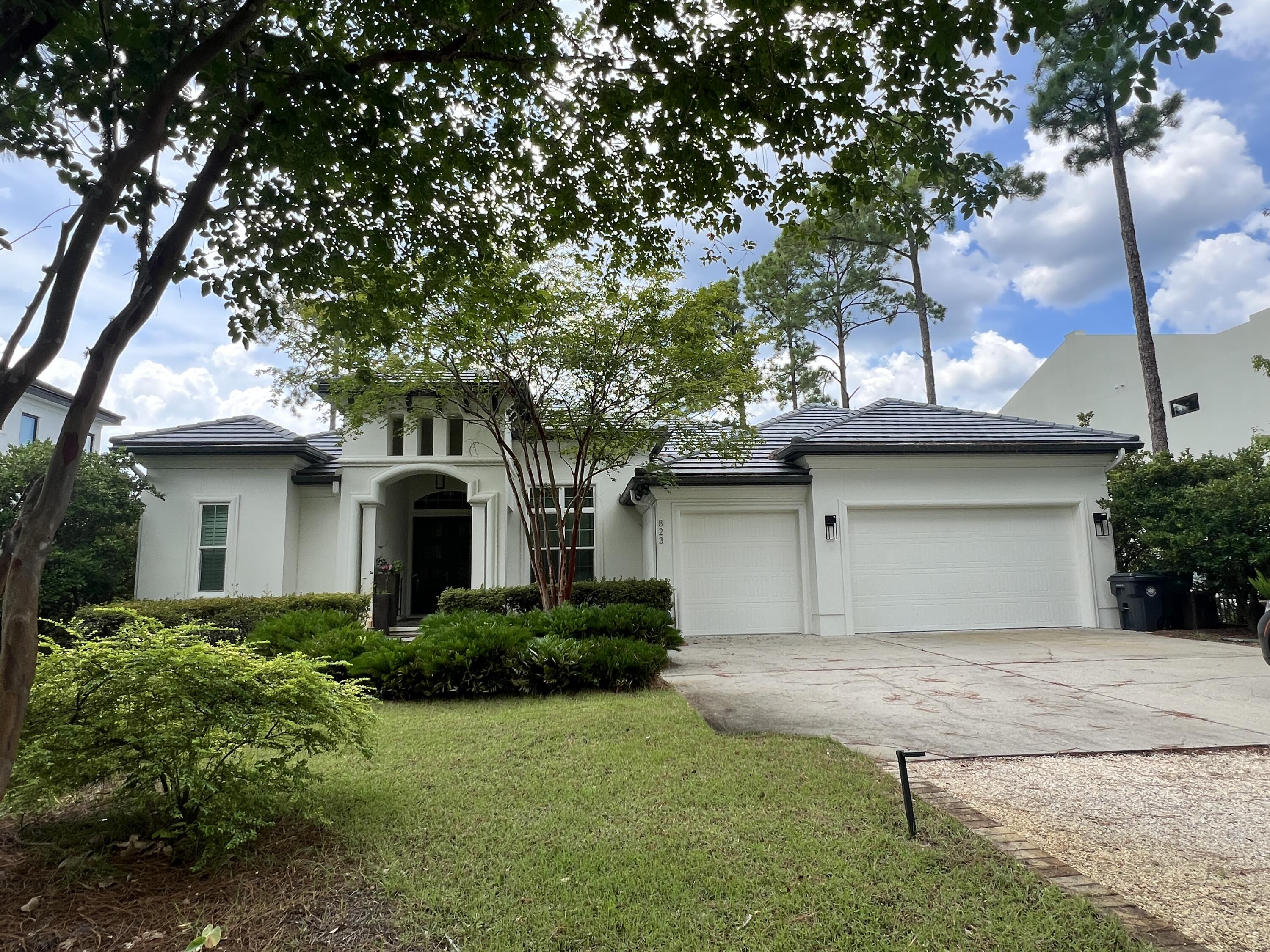 Listed for comp purposes only. Bayfront home.