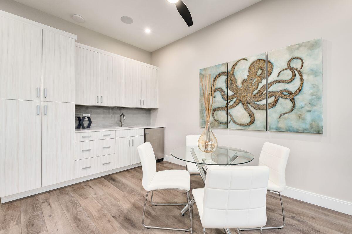 CREST DEVELOPMENT - Residential