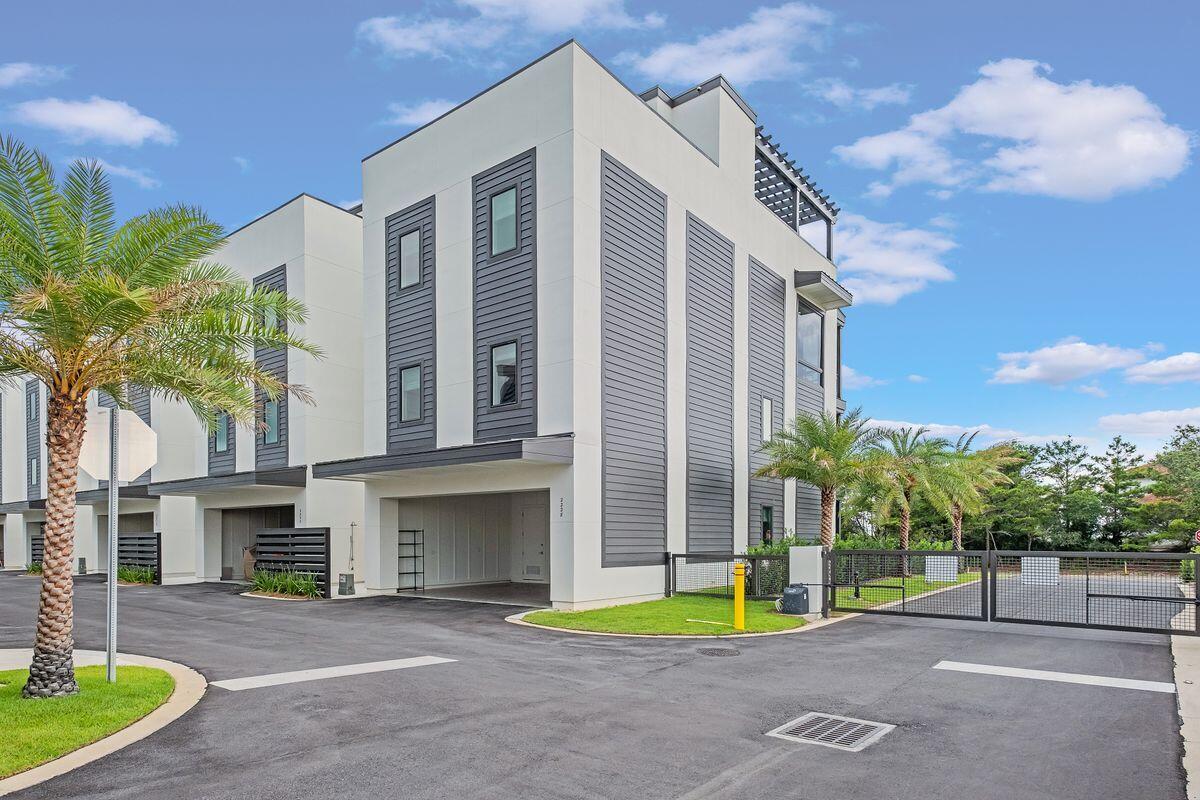 CREST DEVELOPMENT - Residential