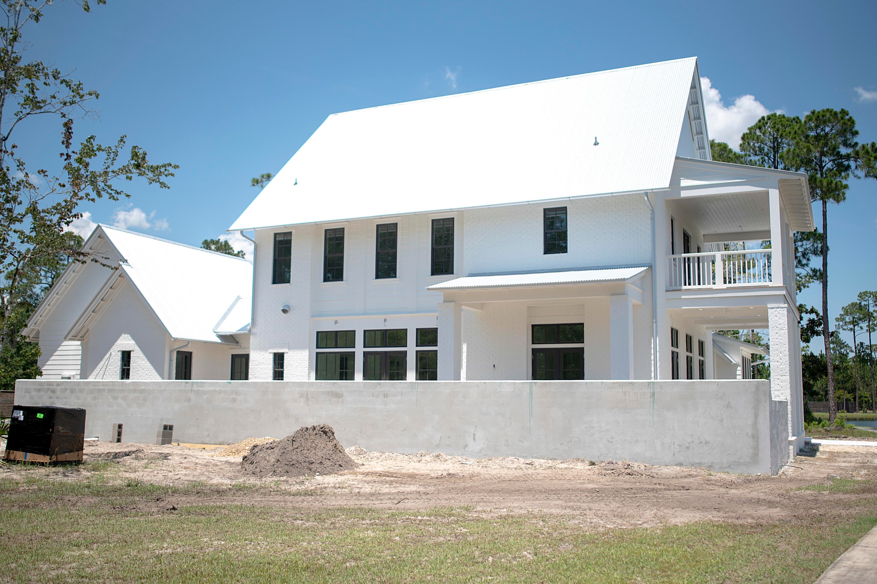 CHURCHILL OAKS - Residential
