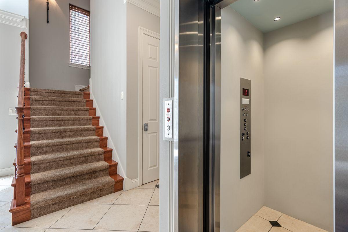 CRYSTAL BEACH - Residential