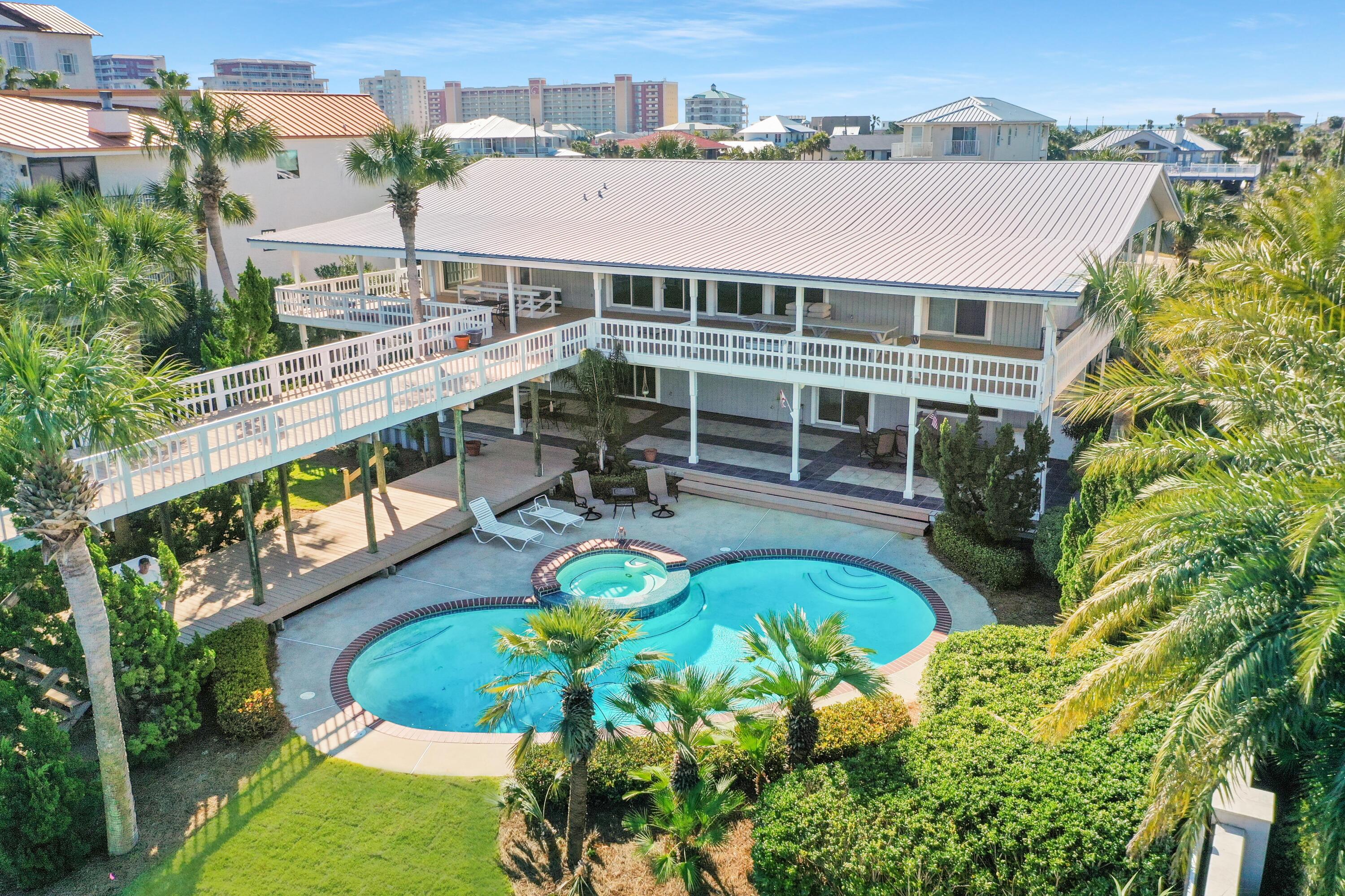 HOLIDAY ISLE - Residential