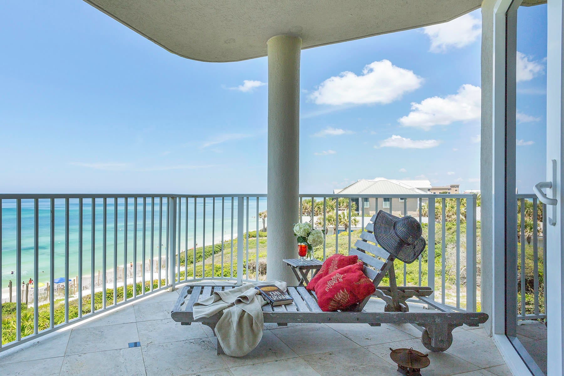 TRANQUILLITY ON THE BEACH - Residential