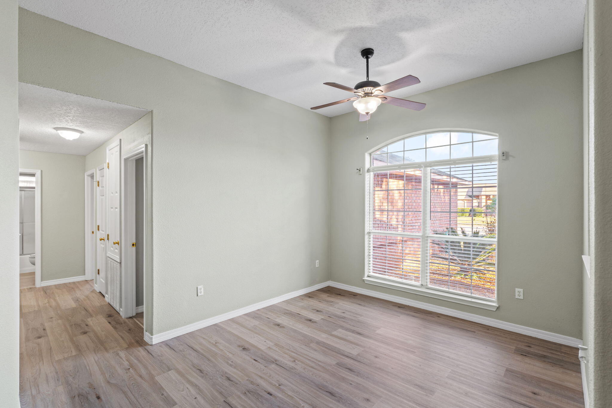MELISSA OAKS - Residential