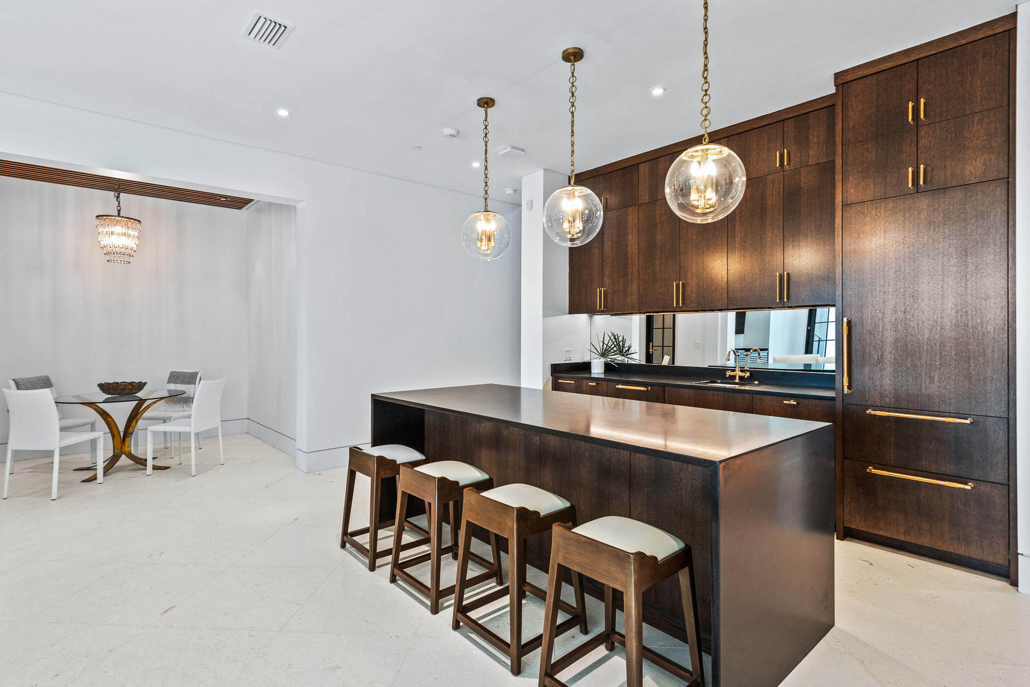 RETREAT THE - Residential