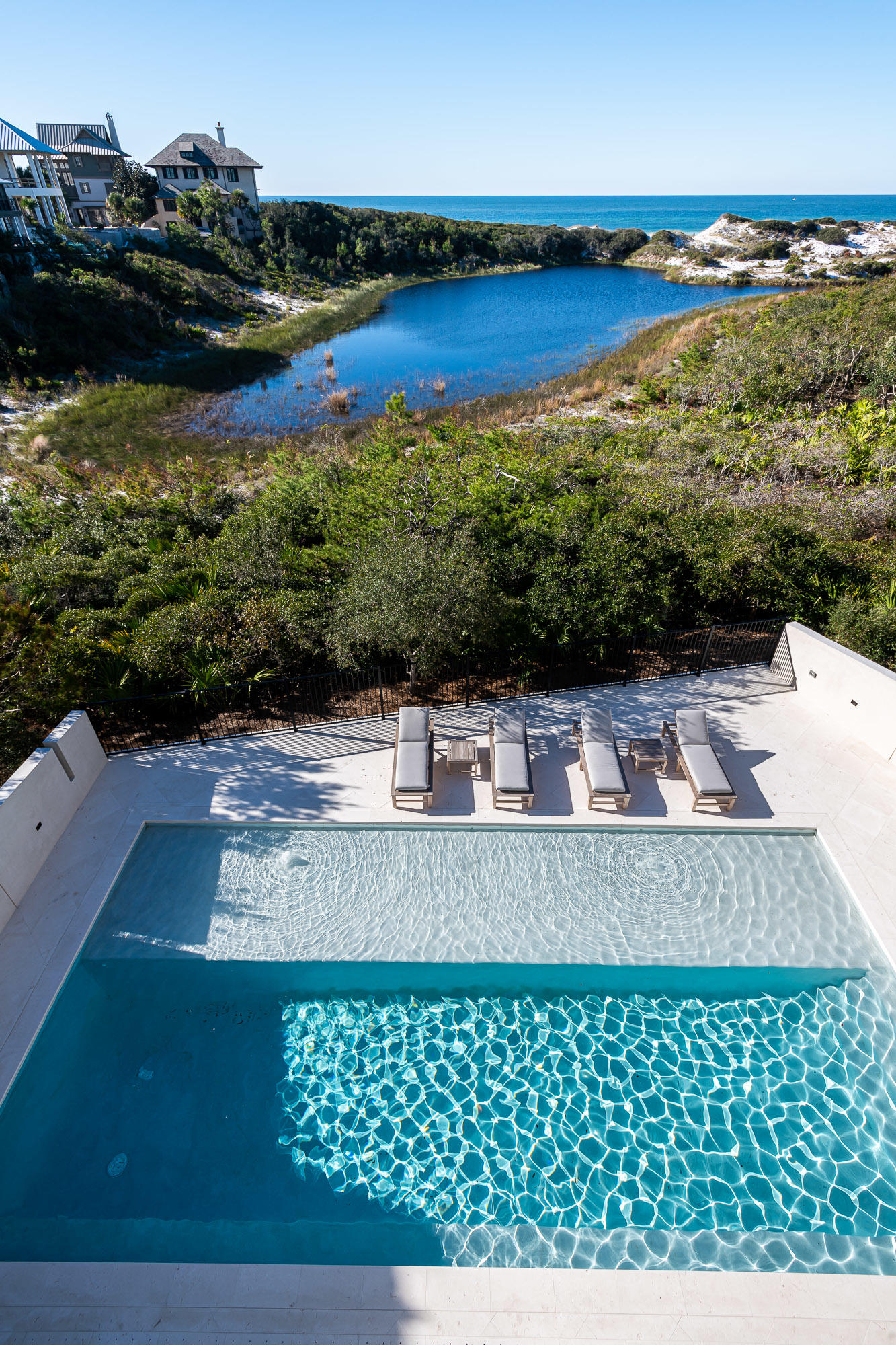 RETREAT THE - Residential