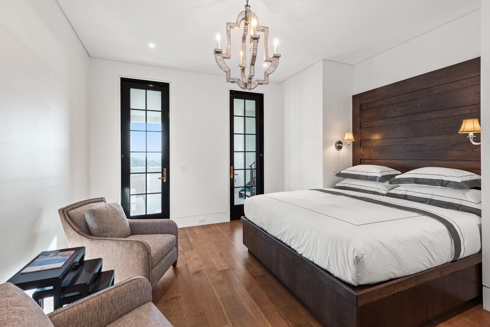 RETREAT THE - Residential