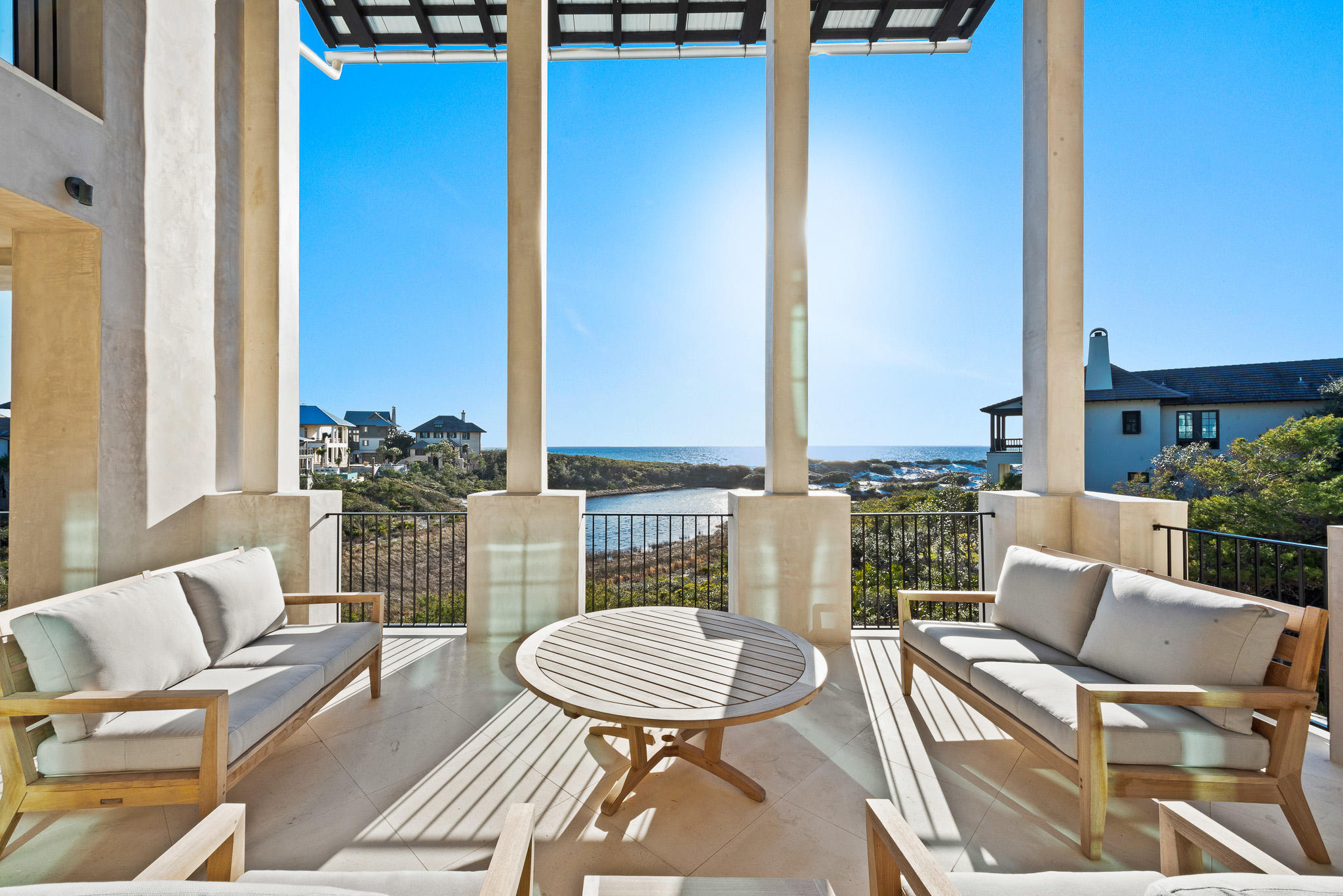 RETREAT THE - Residential