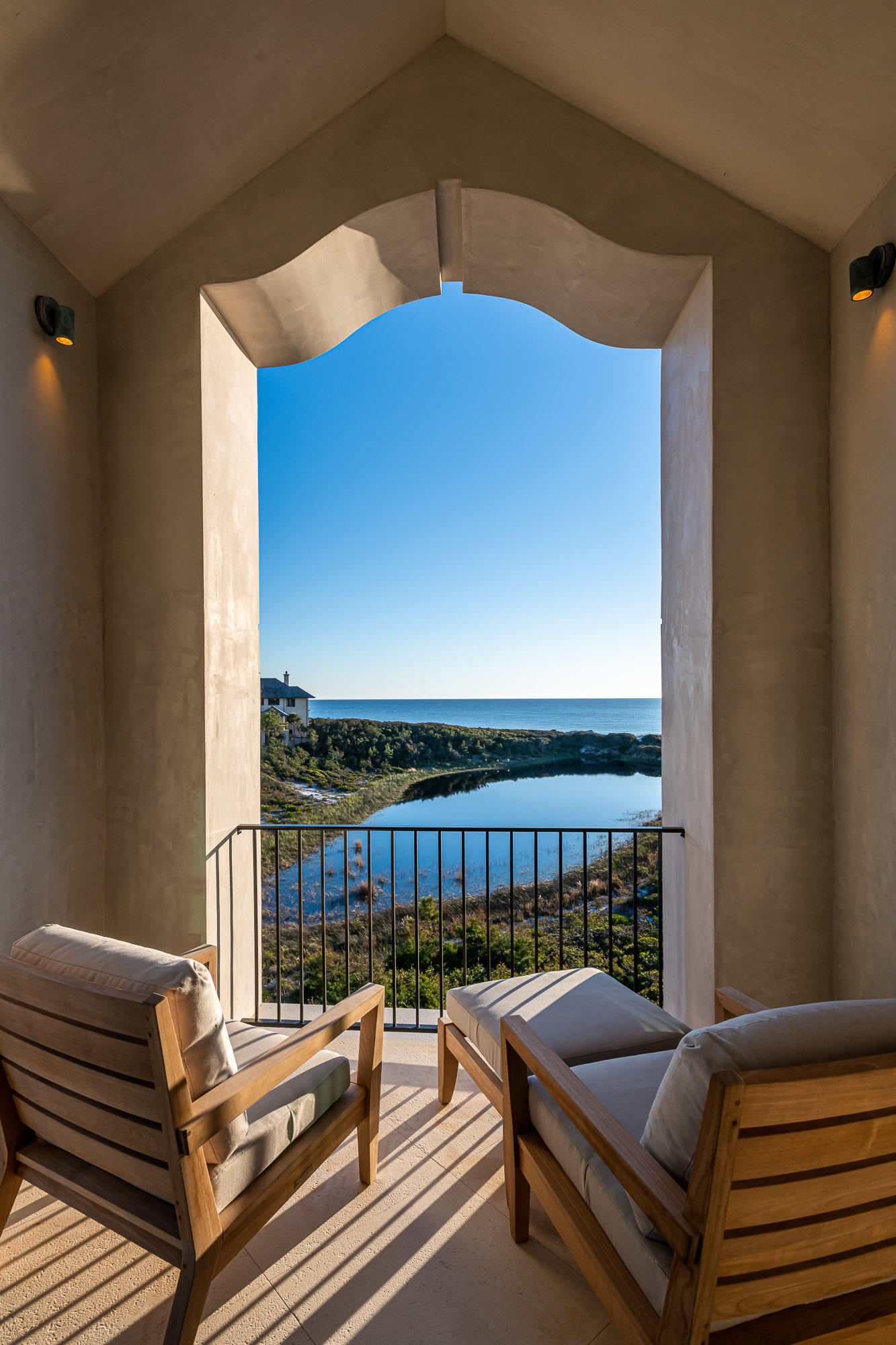 RETREAT THE - Residential