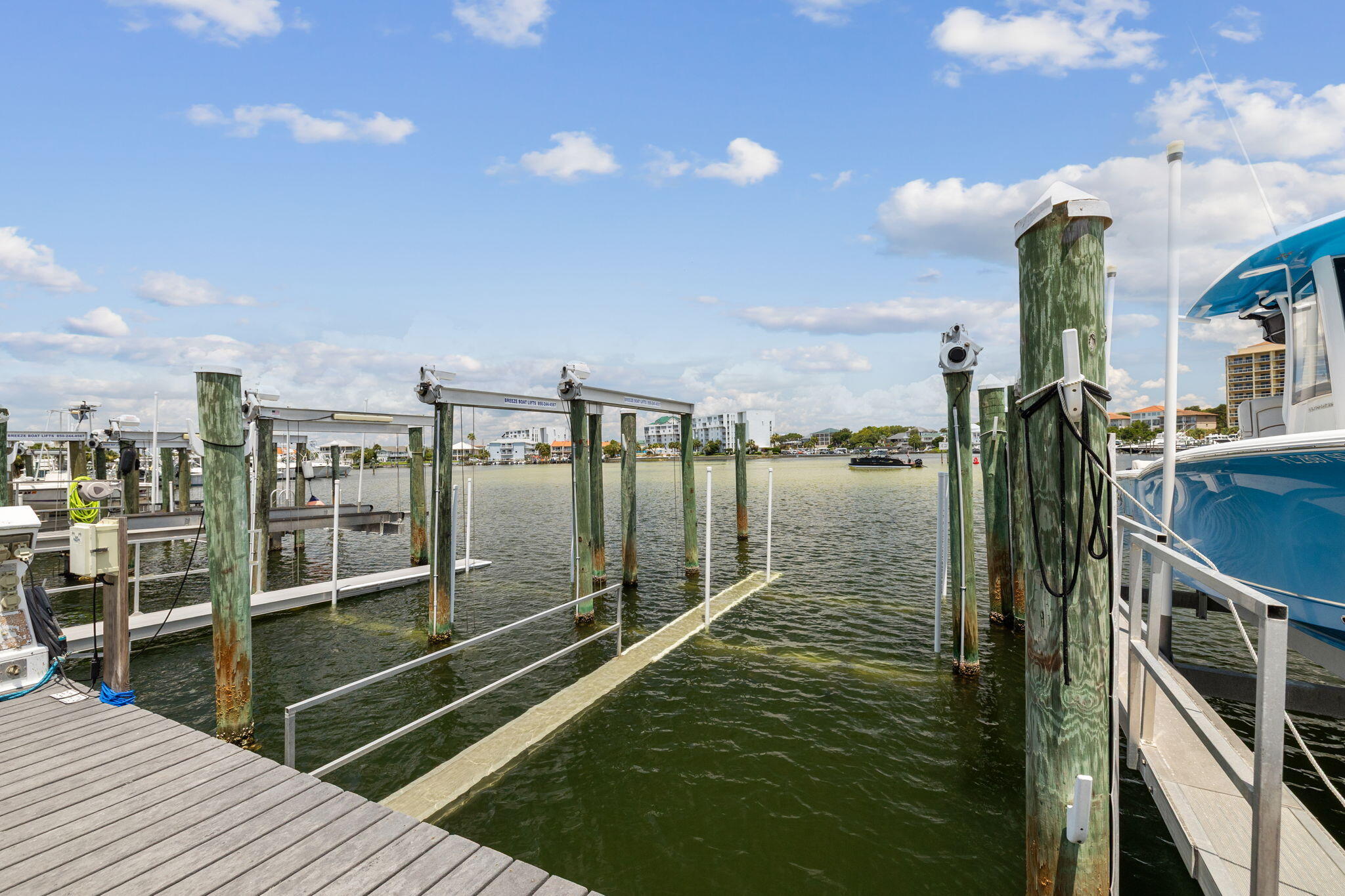 HARBOR LANDING - Residential