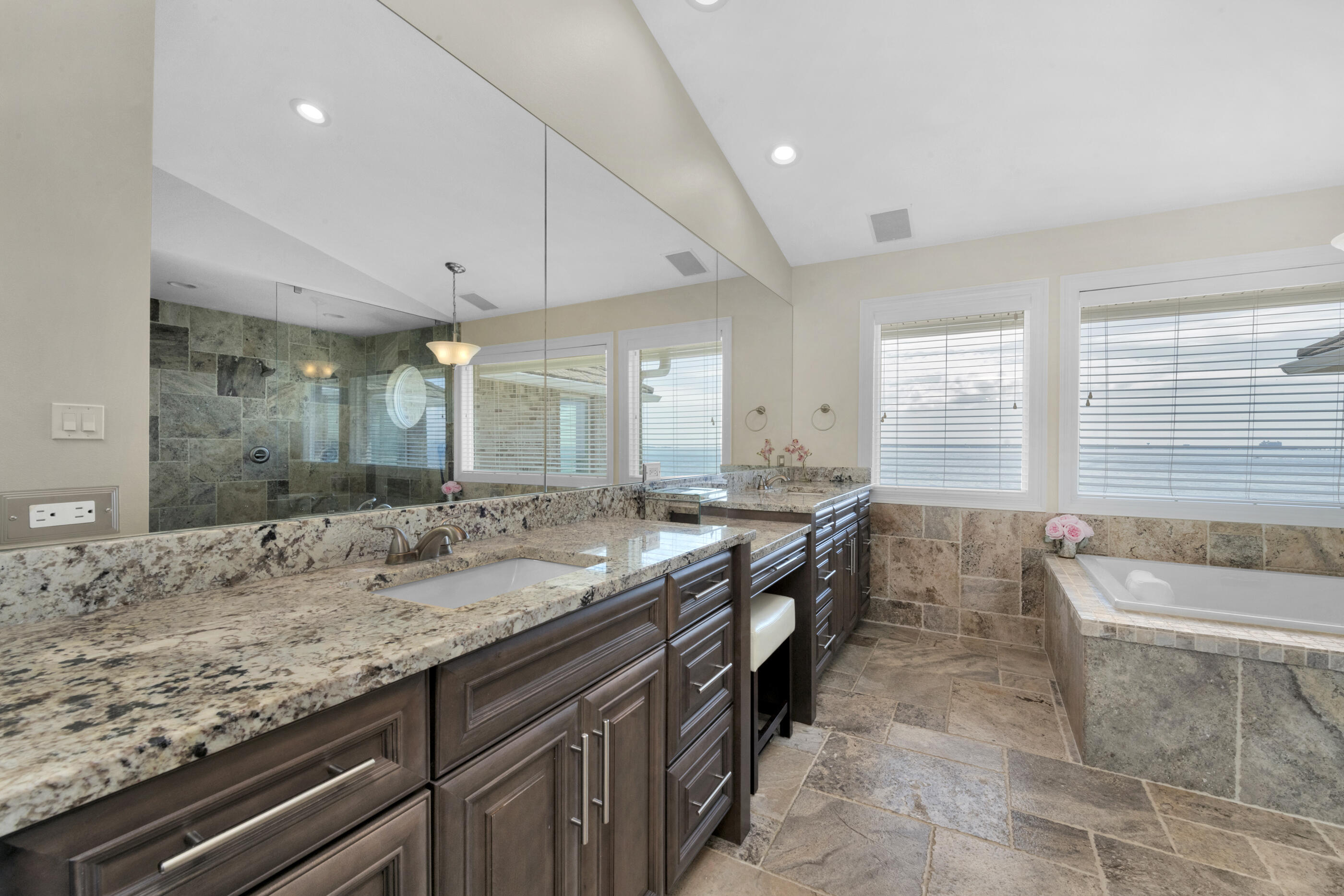 SHALIMAR POINTE S/D - Residential