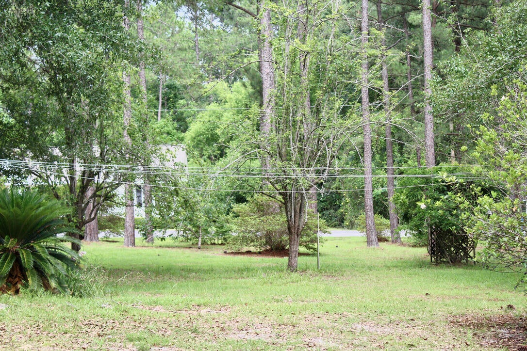 COUNTRY MANOR UNREC - Residential