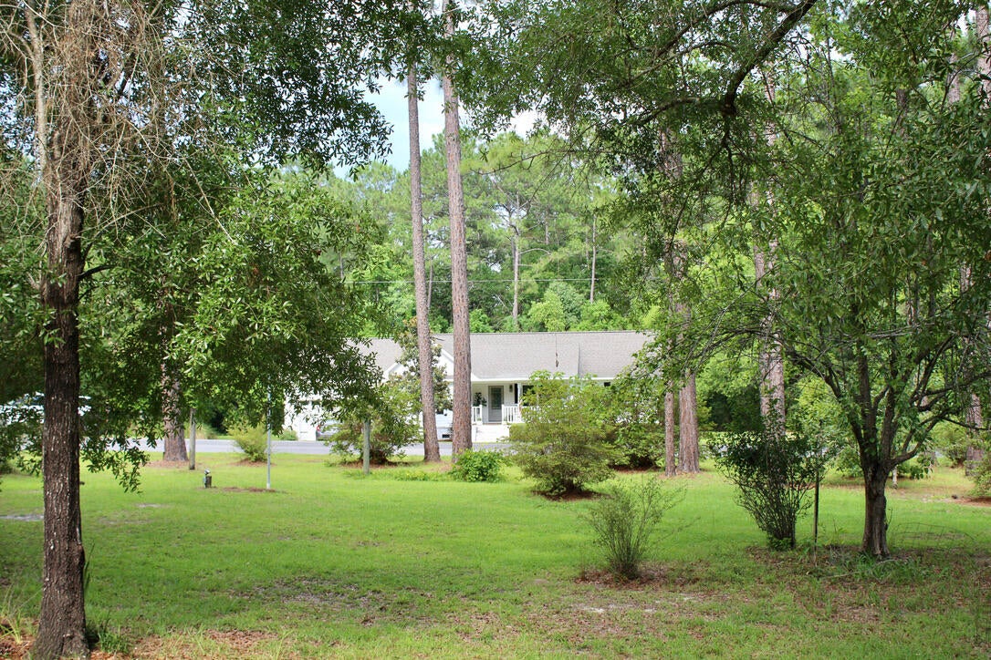 COUNTRY MANOR UNREC - Residential