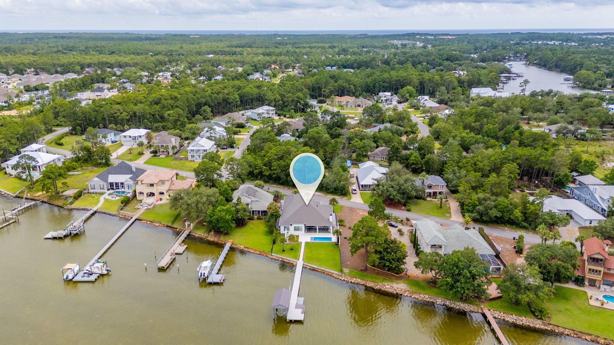 PELICAN BAY - Residential