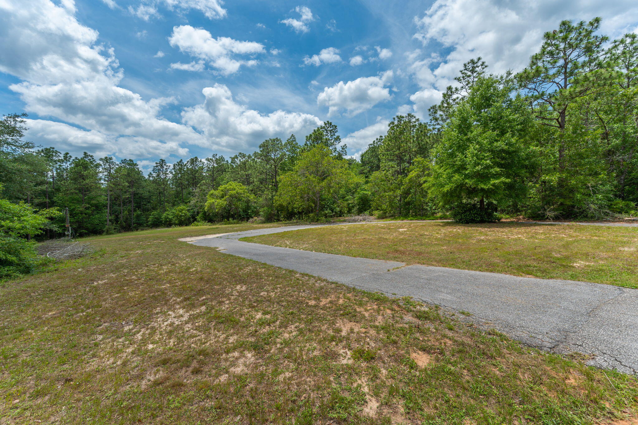KENNEDY LAKE (UNRECORDED) - Land