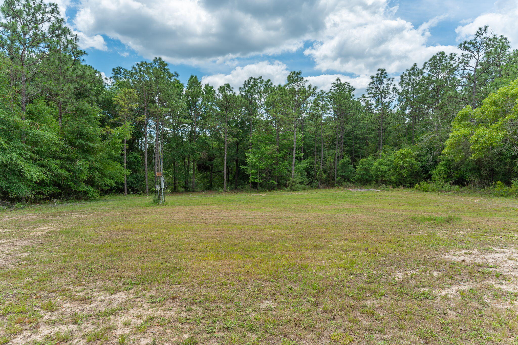 KENNEDY LAKE (UNRECORDED) - Land