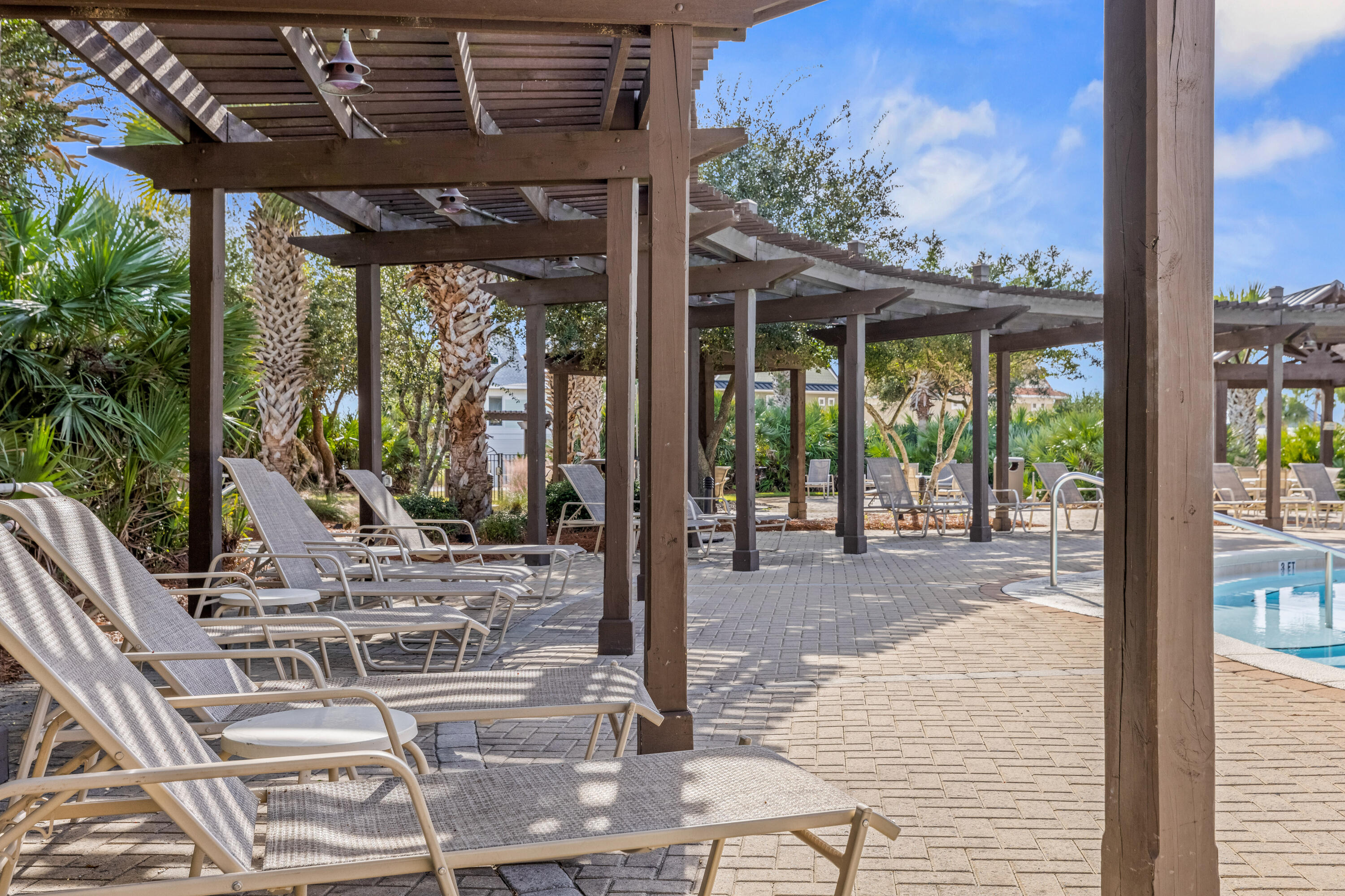 BEACH RESORT - Residential