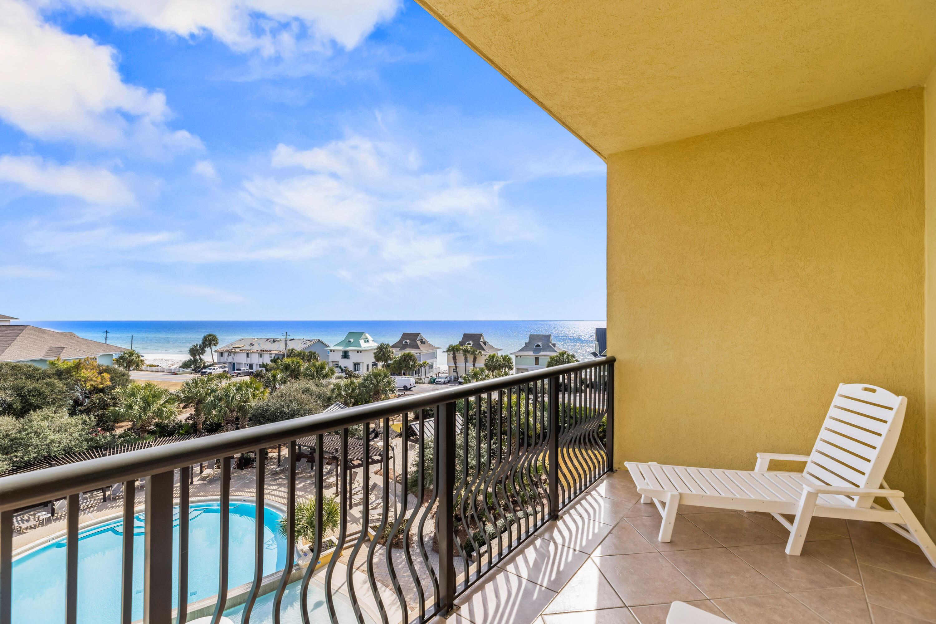 BEACH RESORT - Residential