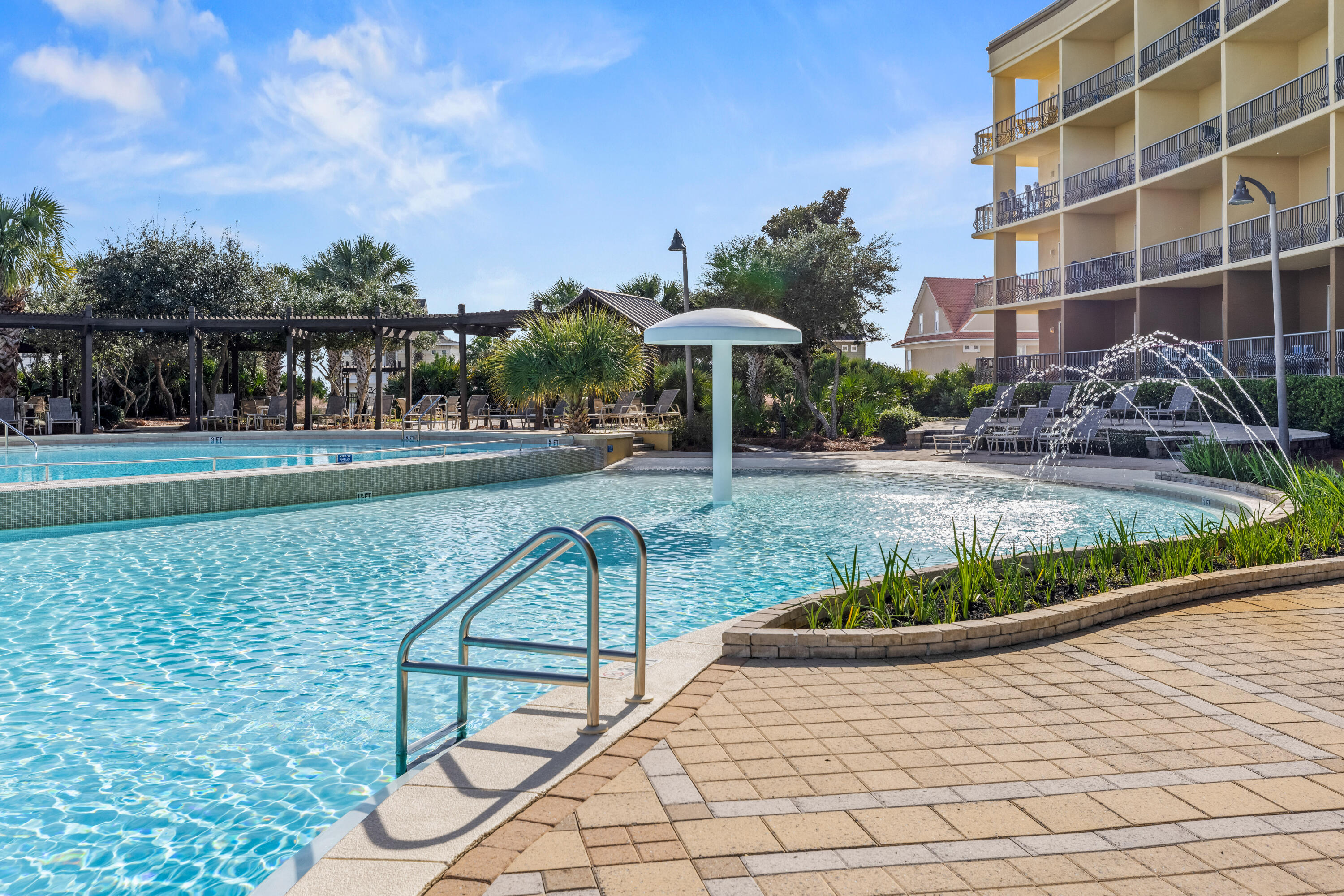 BEACH RESORT - Residential