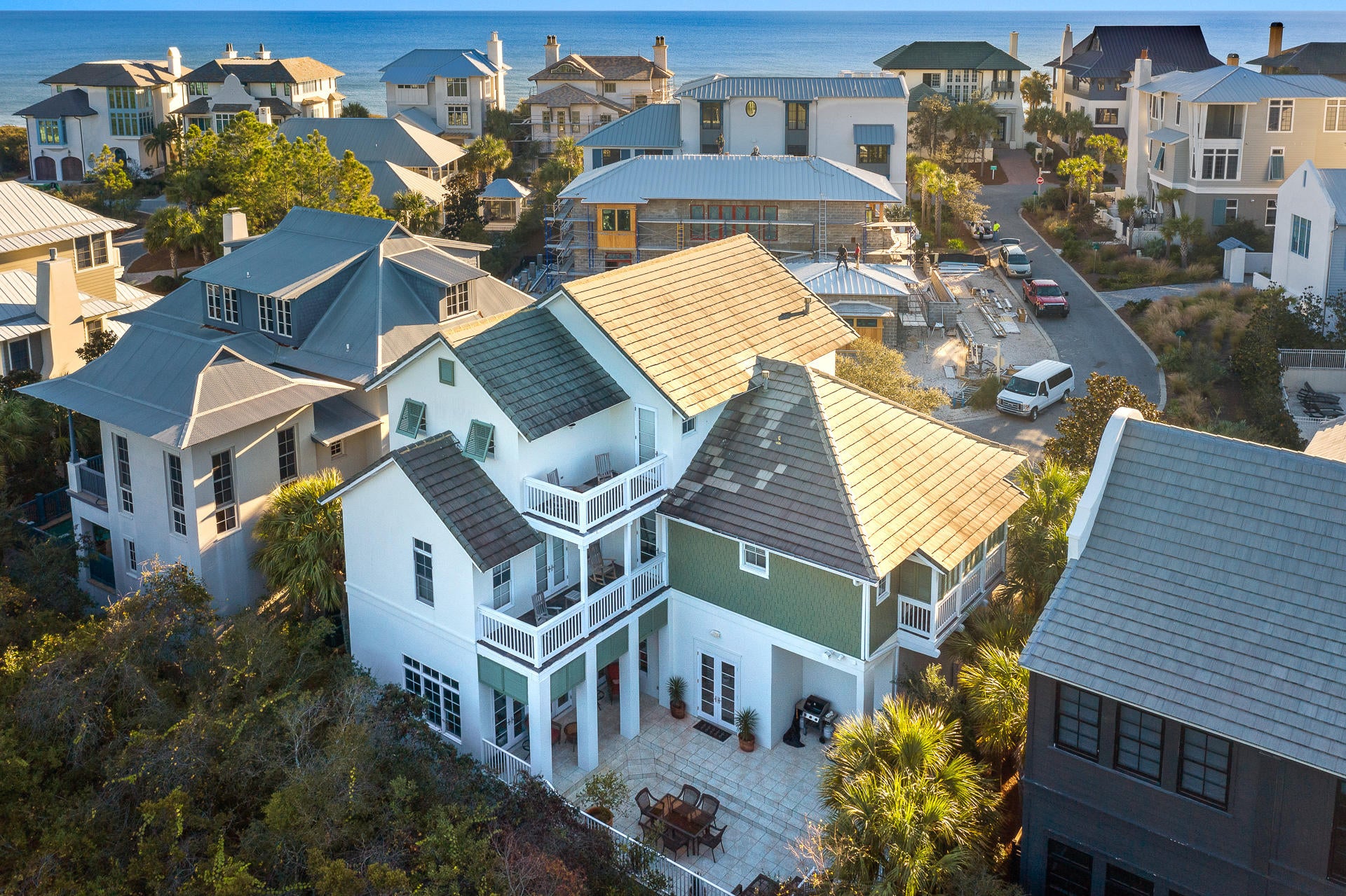 RETREAT THE - Residential