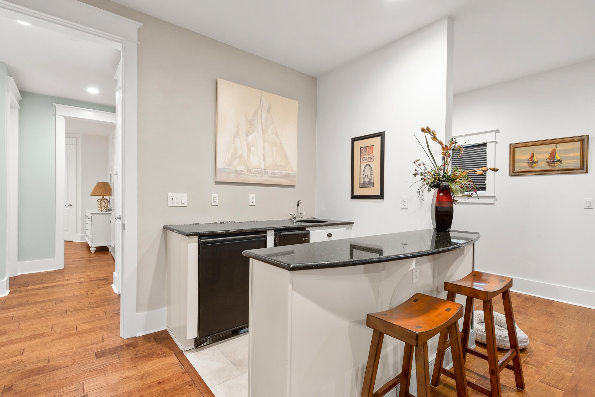 RETREAT THE - Residential