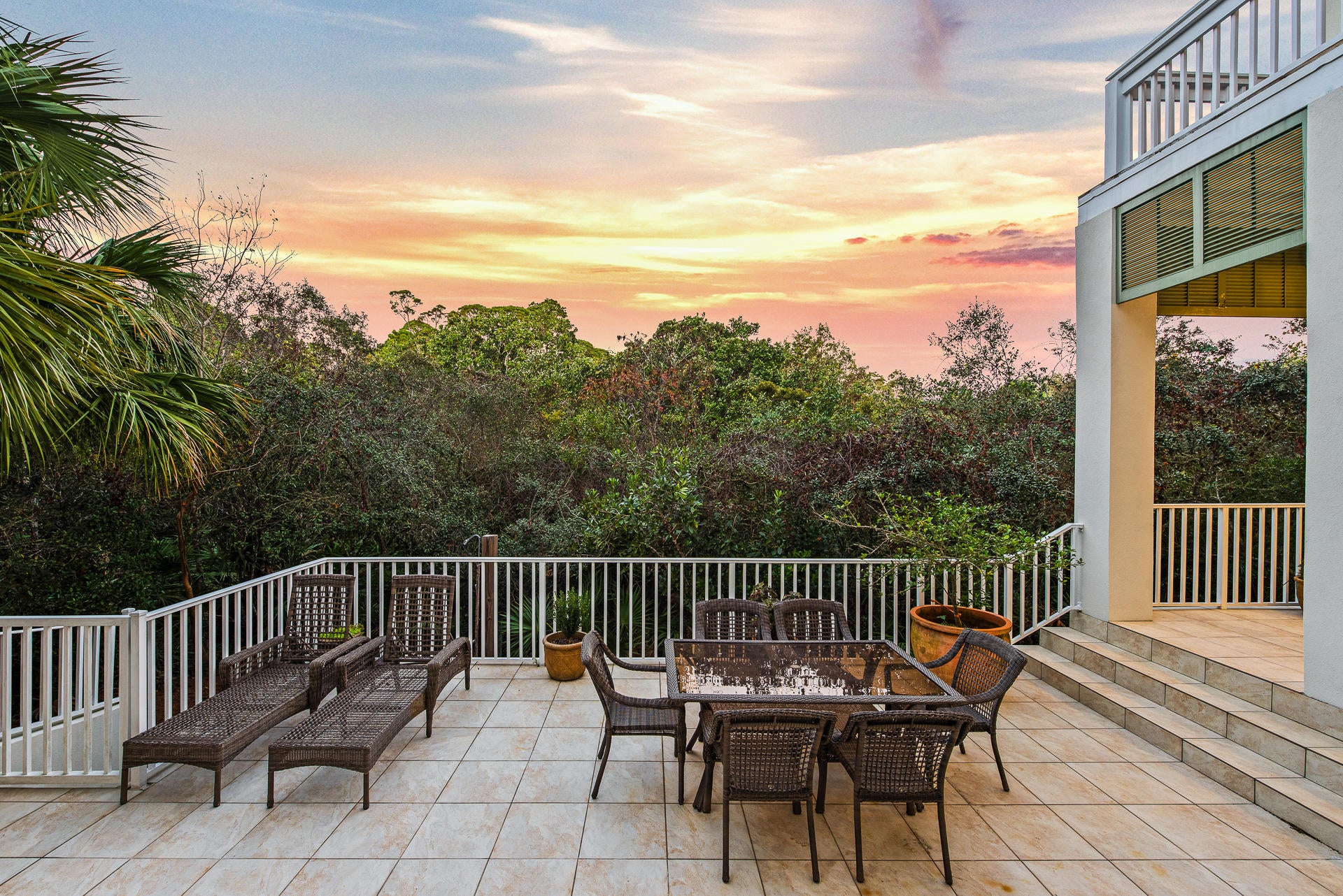RETREAT THE - Residential