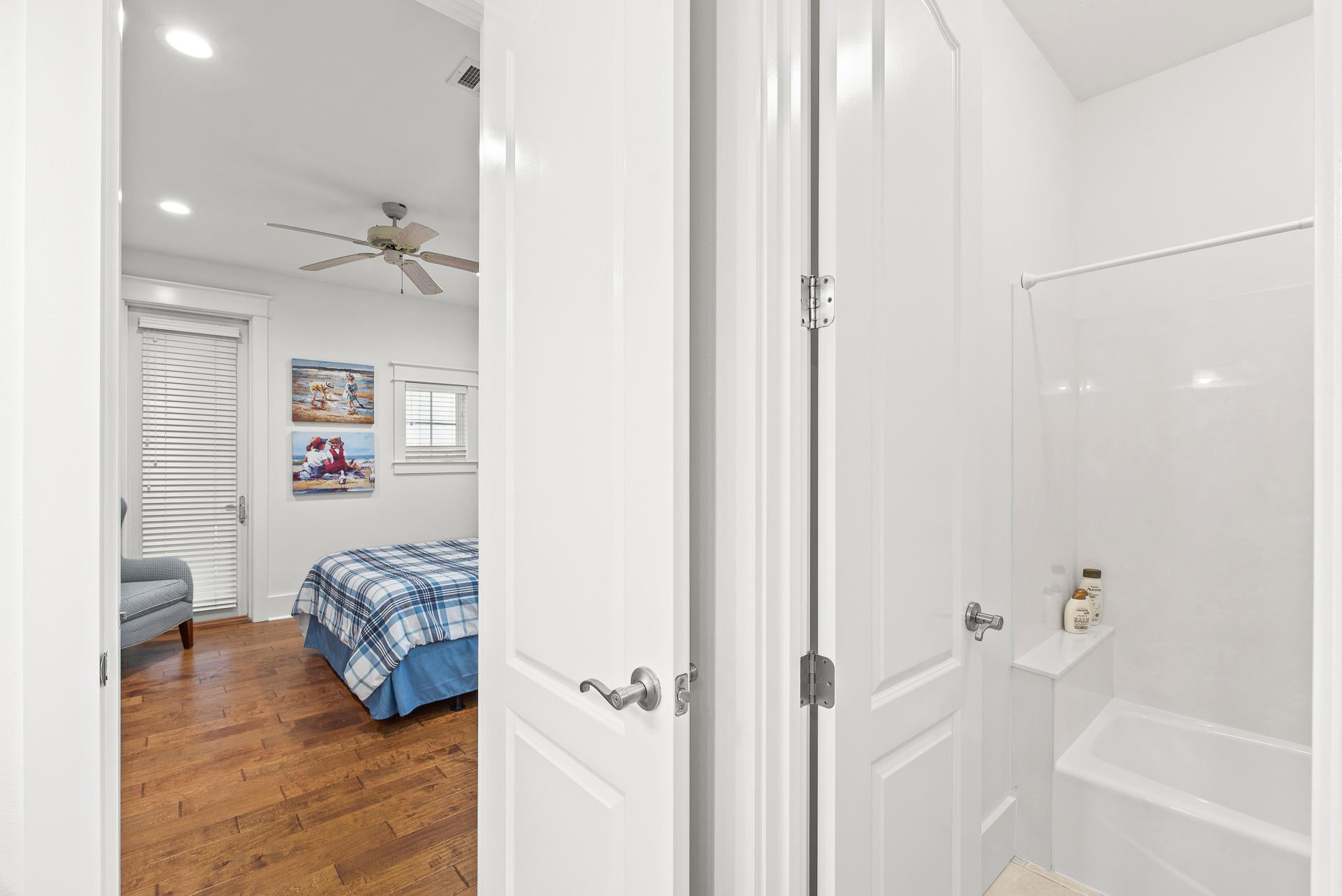 RETREAT THE - Residential