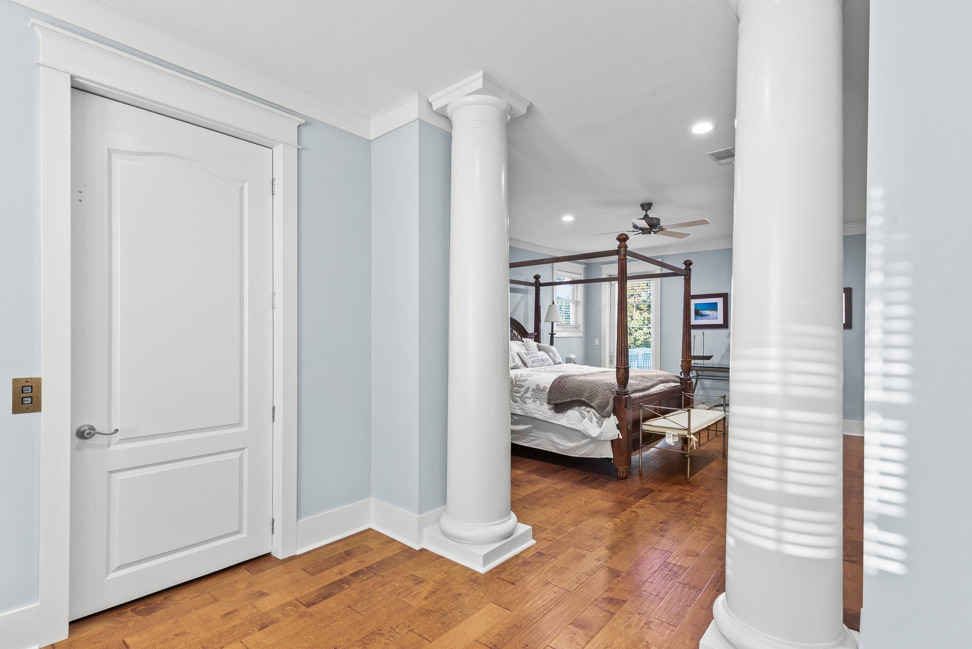RETREAT THE - Residential