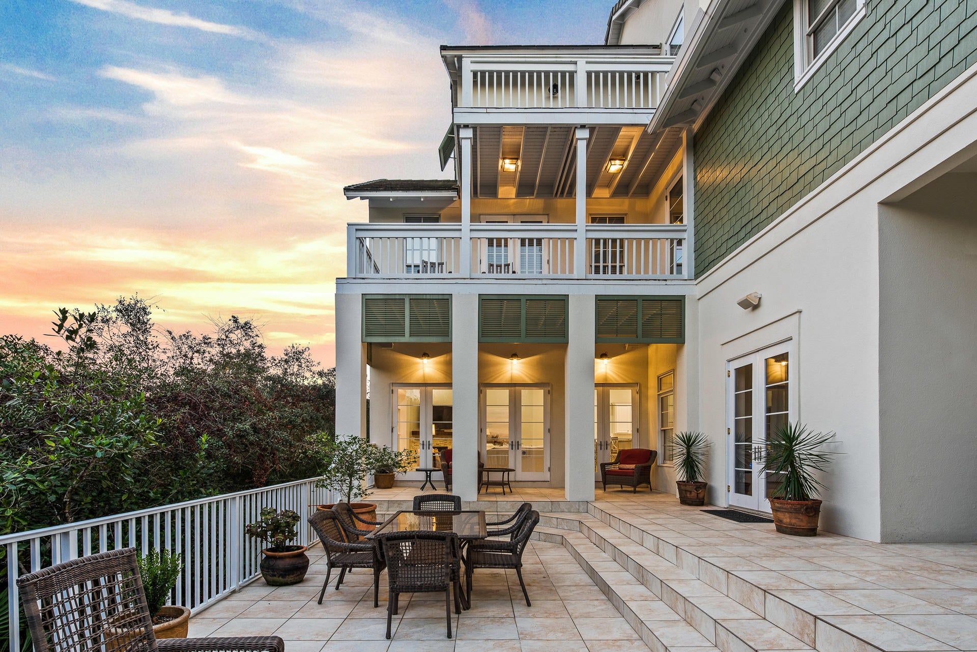 RETREAT THE - Residential