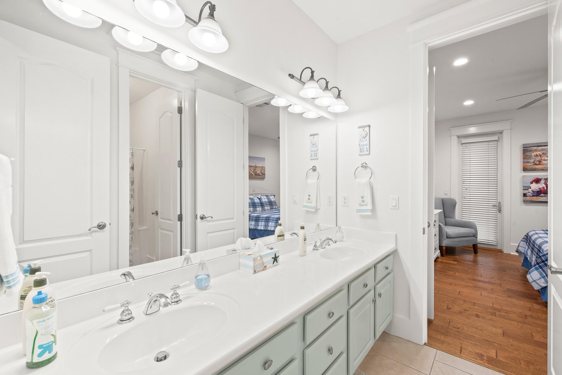 RETREAT THE - Residential