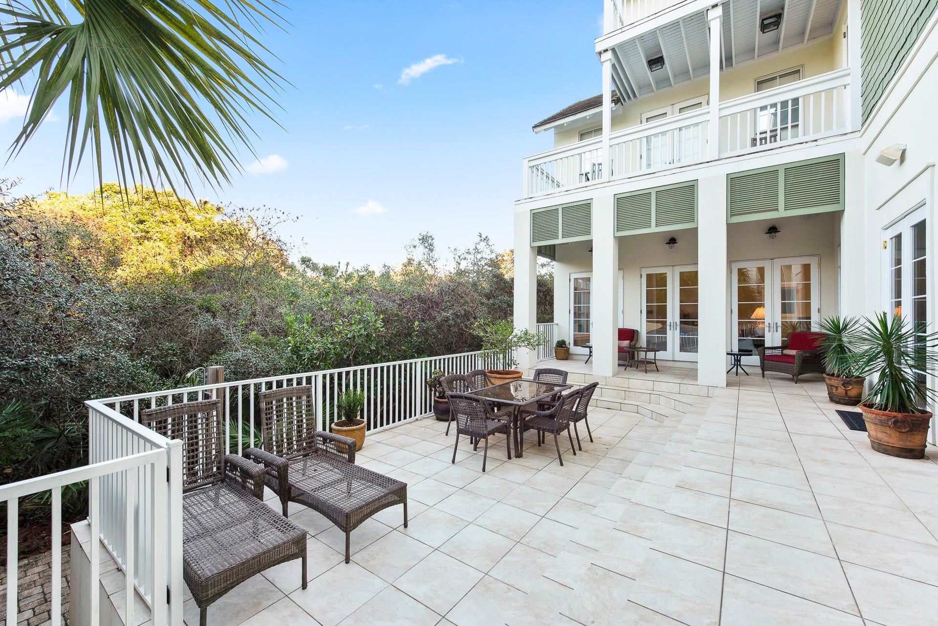 RETREAT THE - Residential