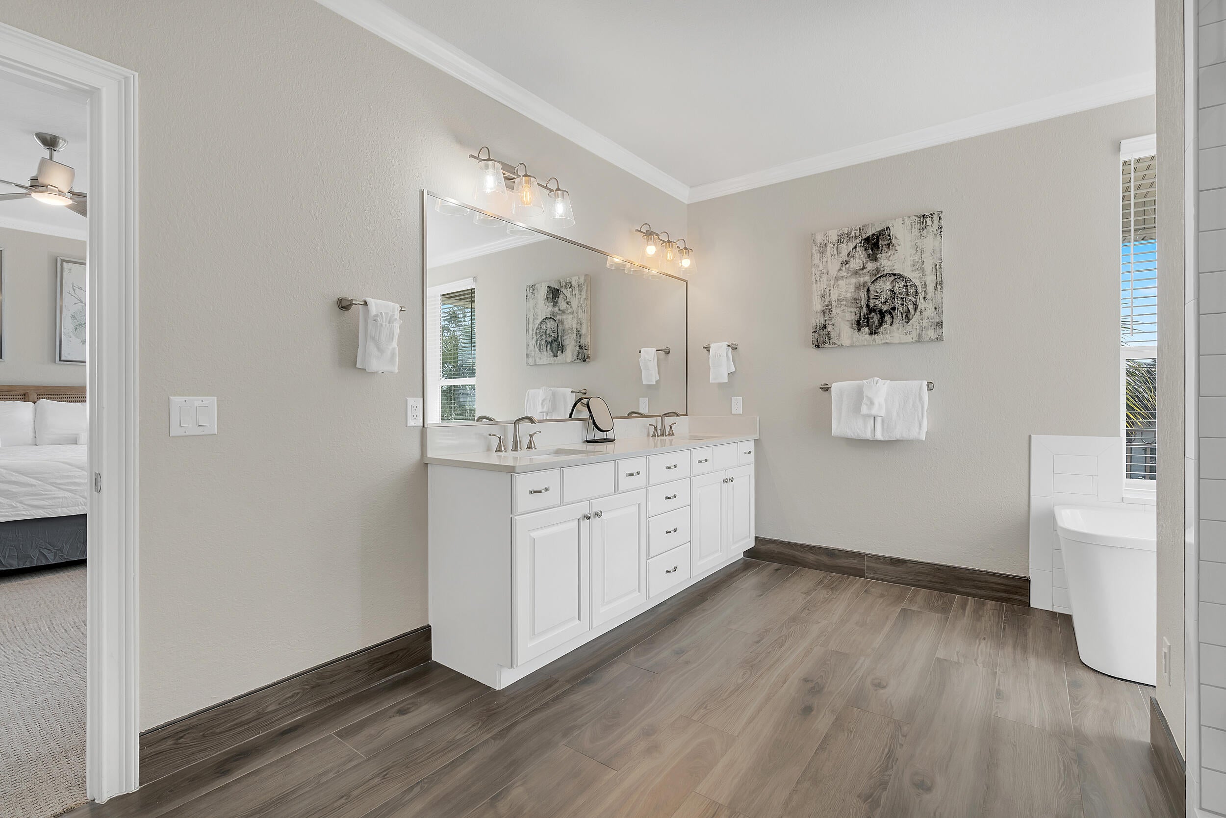 CRYSTAL SHORES - Residential
