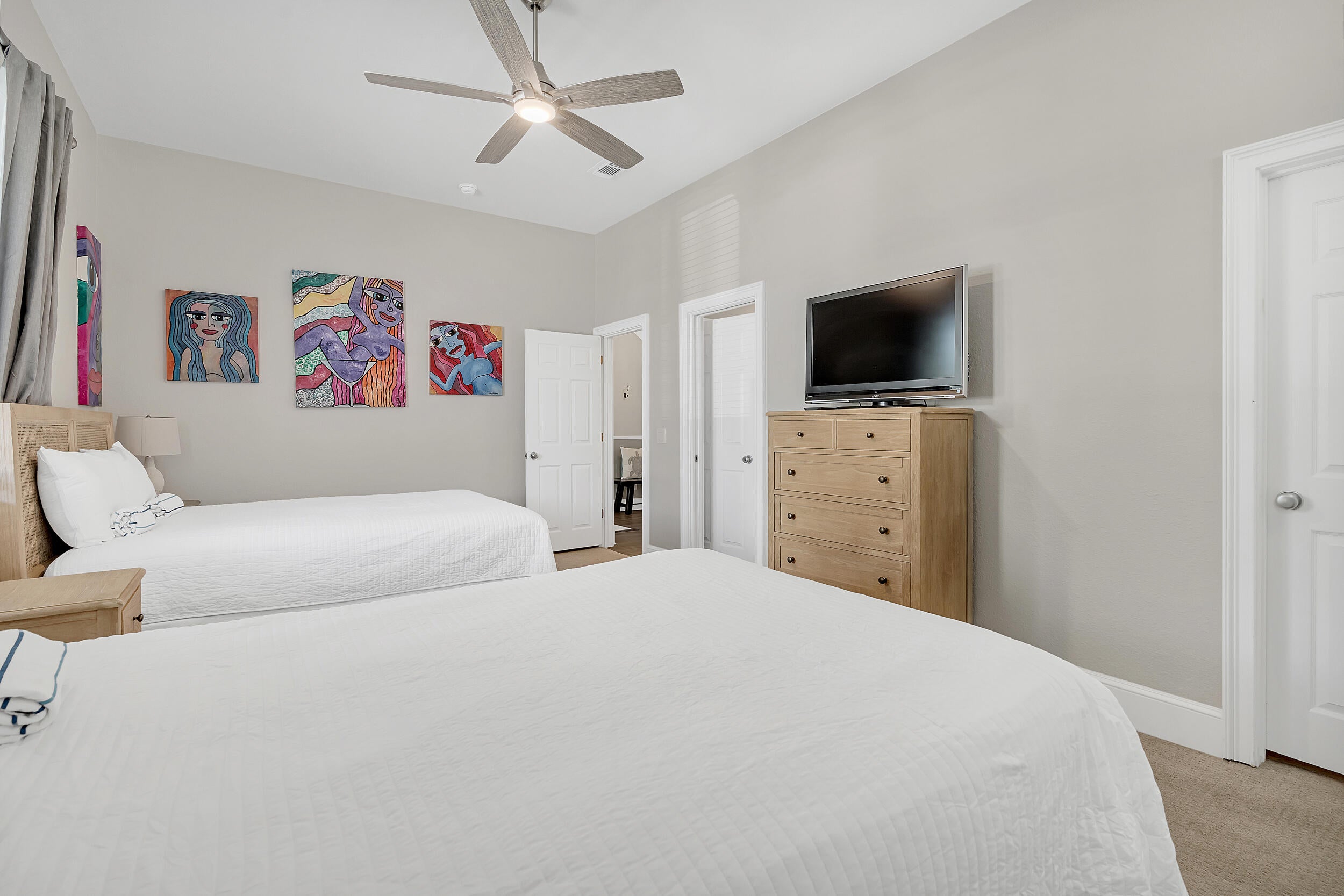 CRYSTAL SHORES - Residential