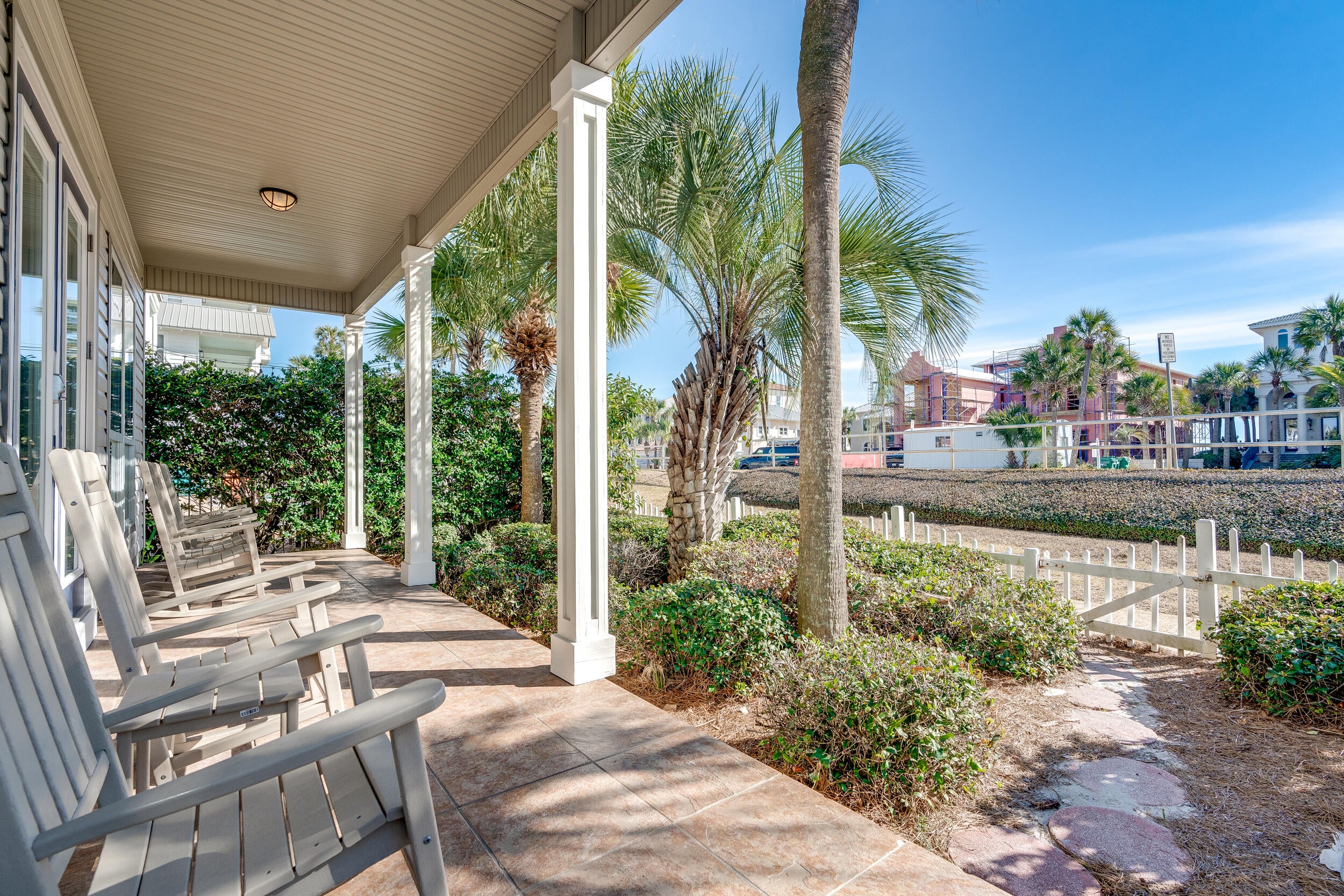 CRYSTAL SHORES - Residential