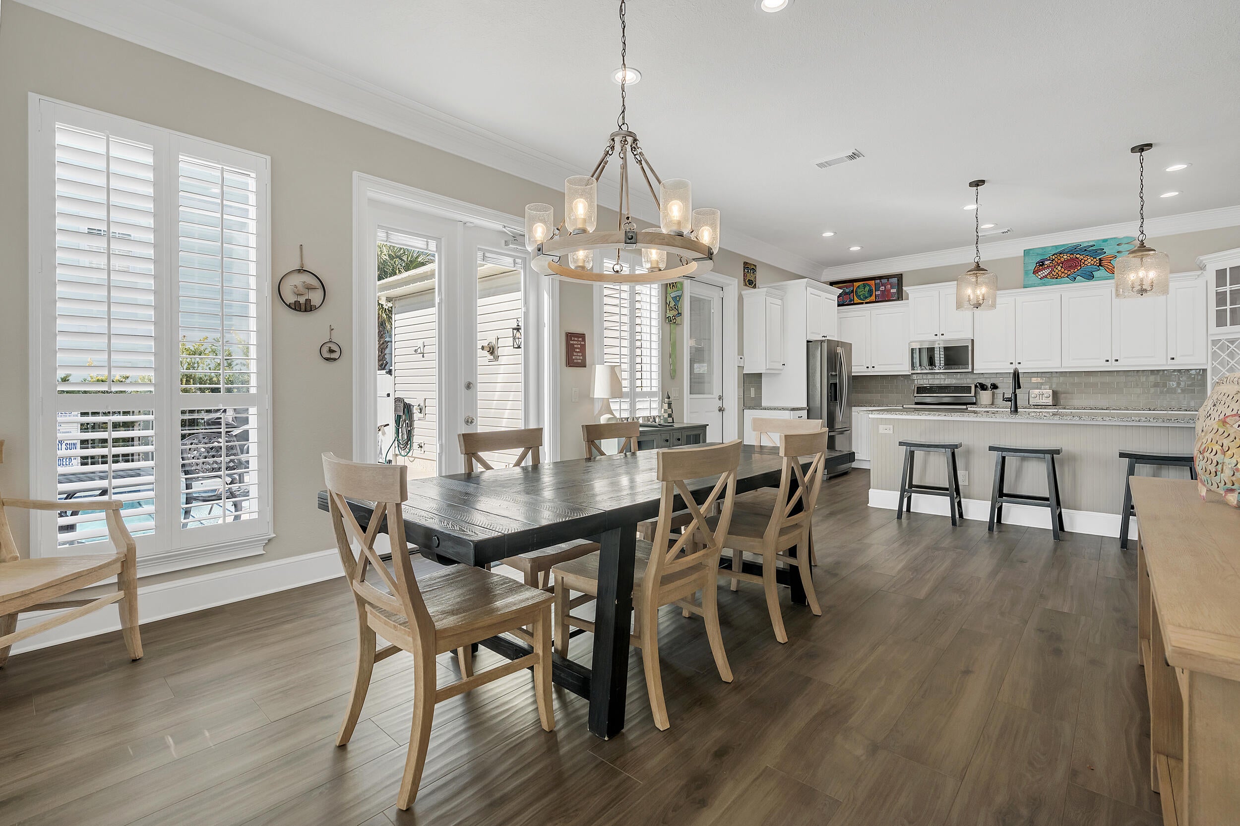 CRYSTAL SHORES - Residential