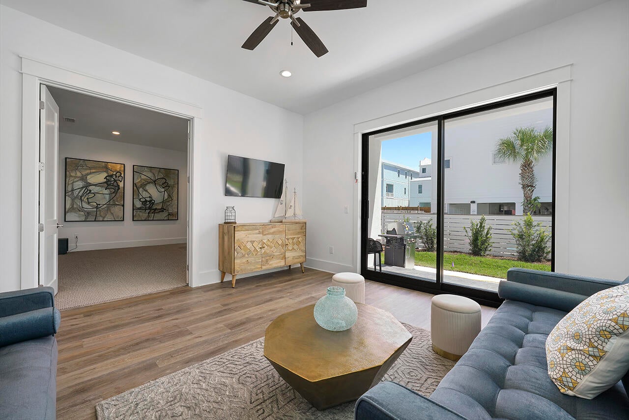 SNOW DRIFT BEACH - Residential
