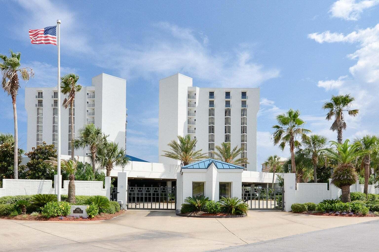 REGENCY TOWERS - Residential