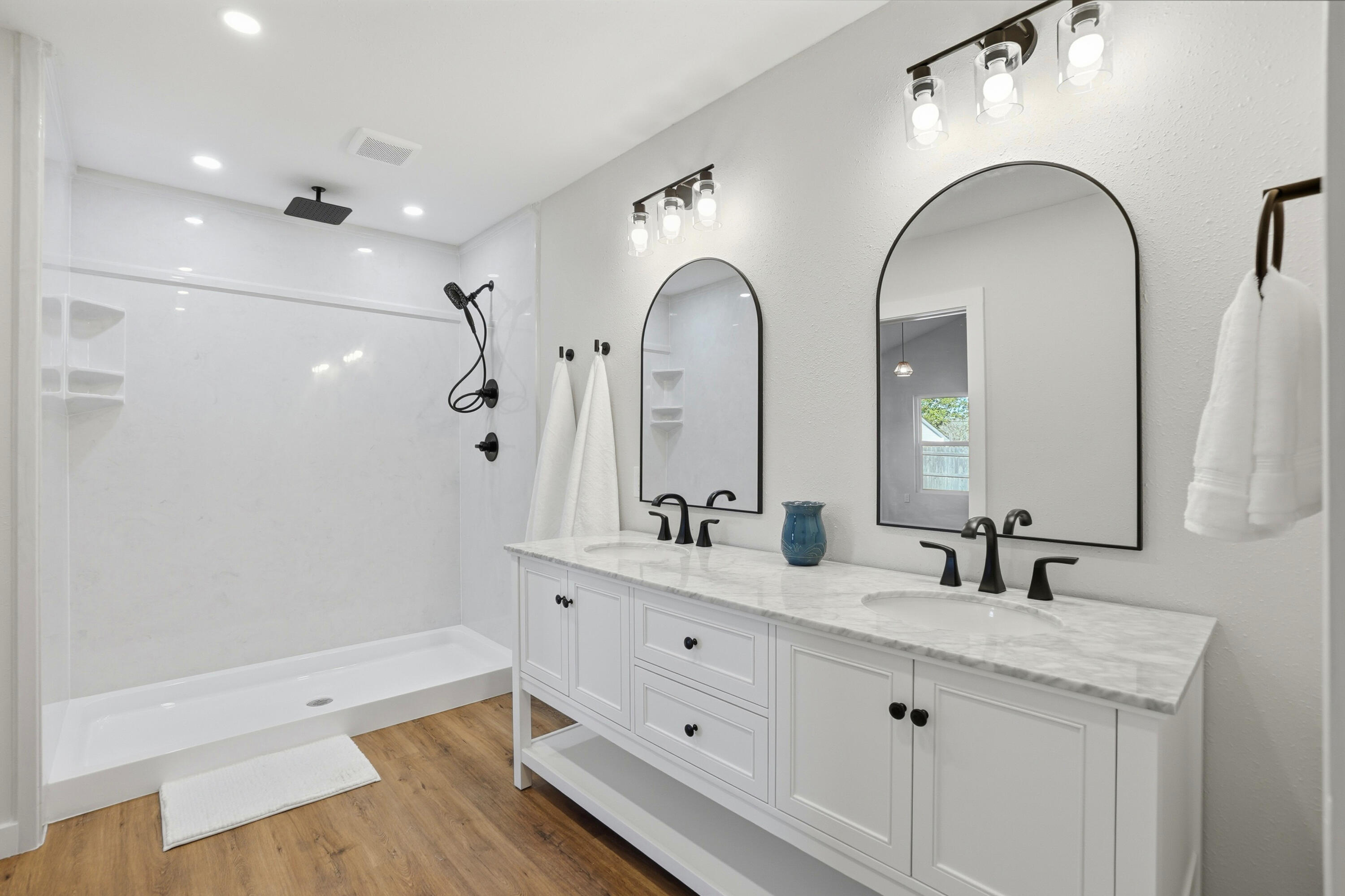 VESTA HEIGHTS 1ST ADDN - Residential