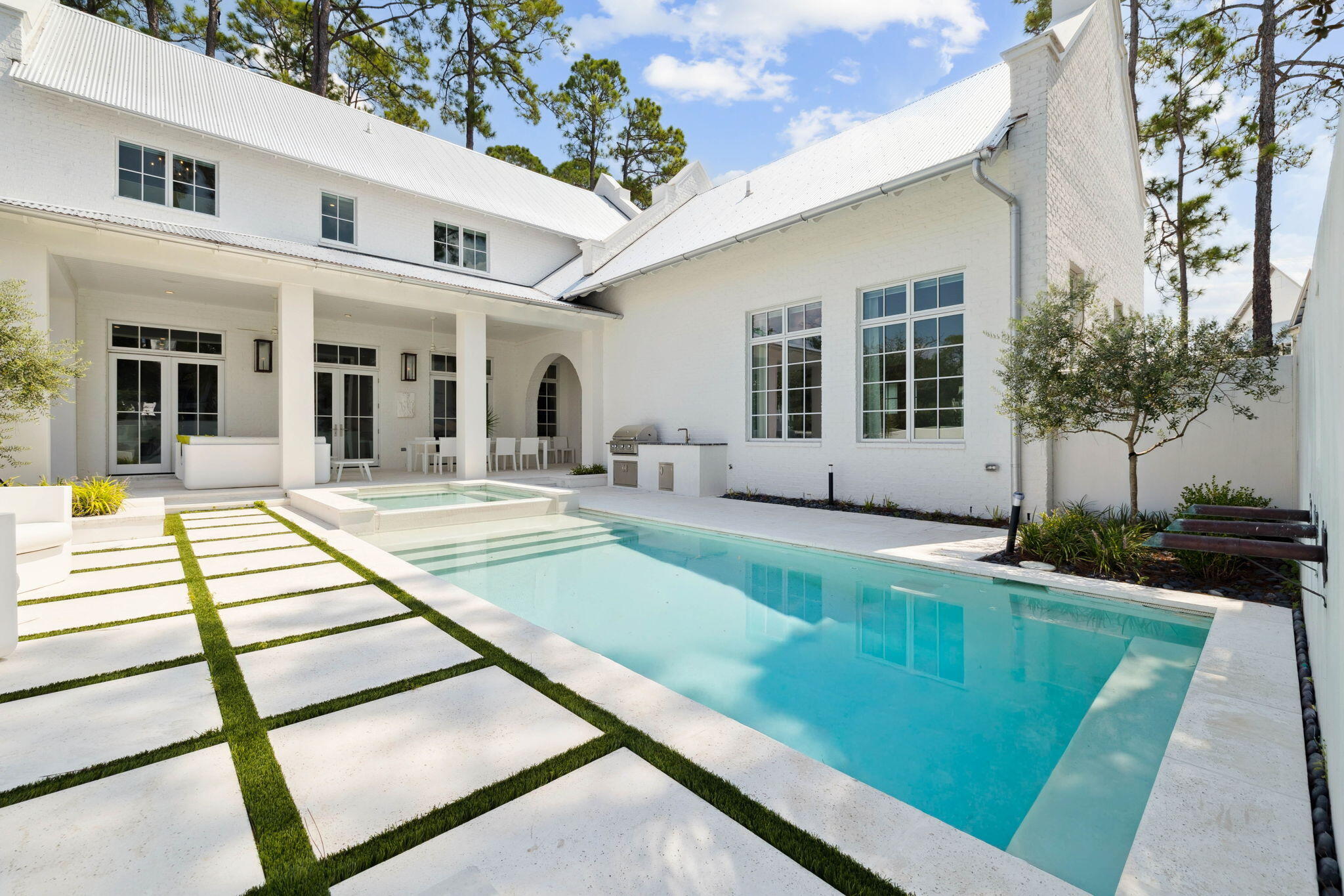 CHURCHILL OAKS - Residential