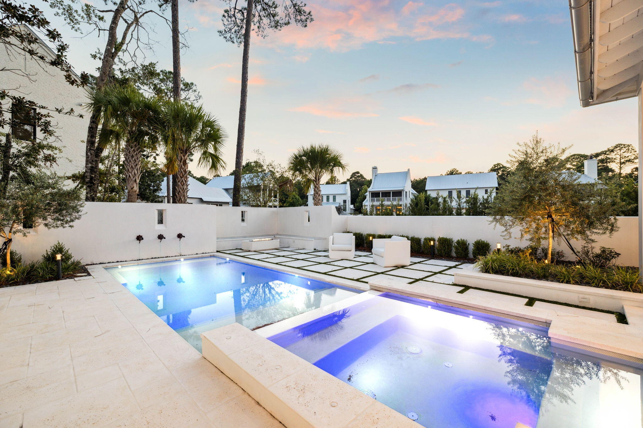 CHURCHILL OAKS - Residential