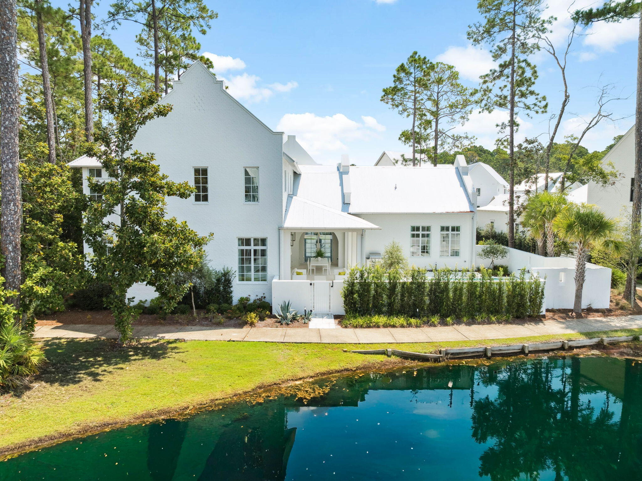 CHURCHILL OAKS - Residential