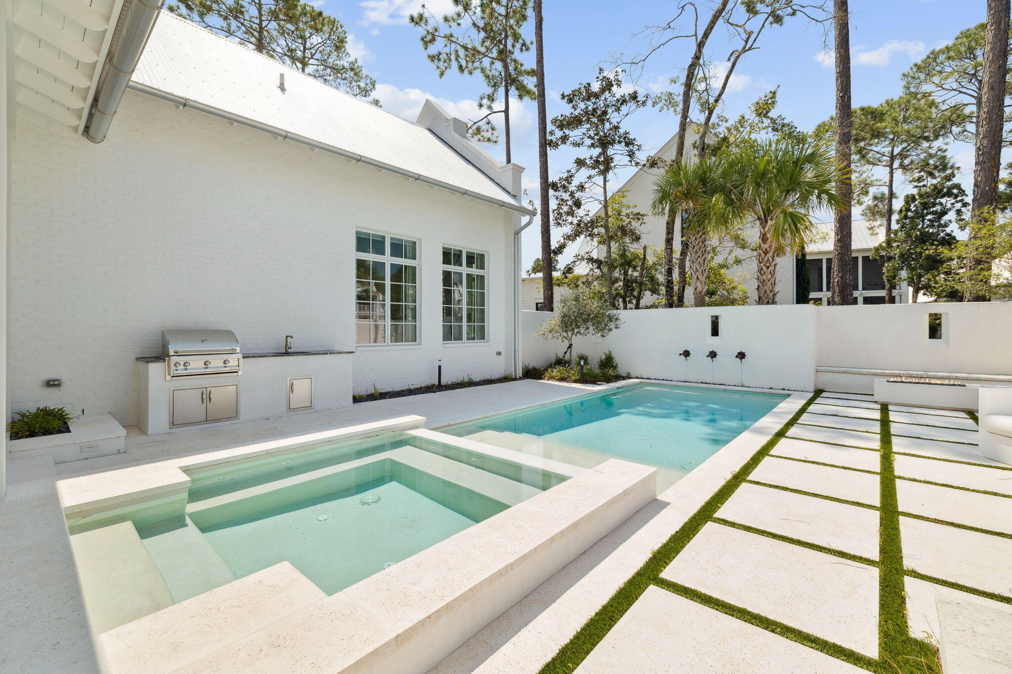 CHURCHILL OAKS - Residential