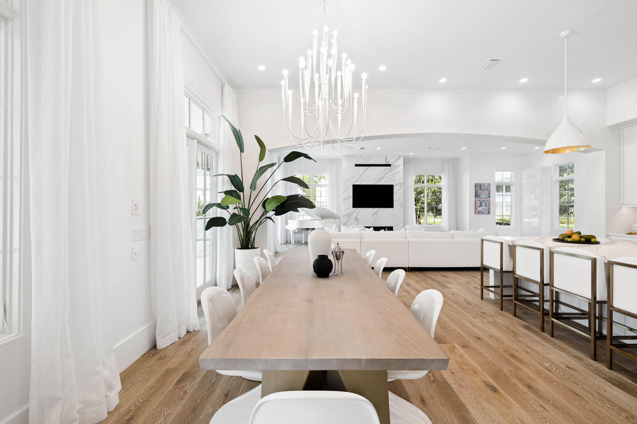 CHURCHILL OAKS - Residential