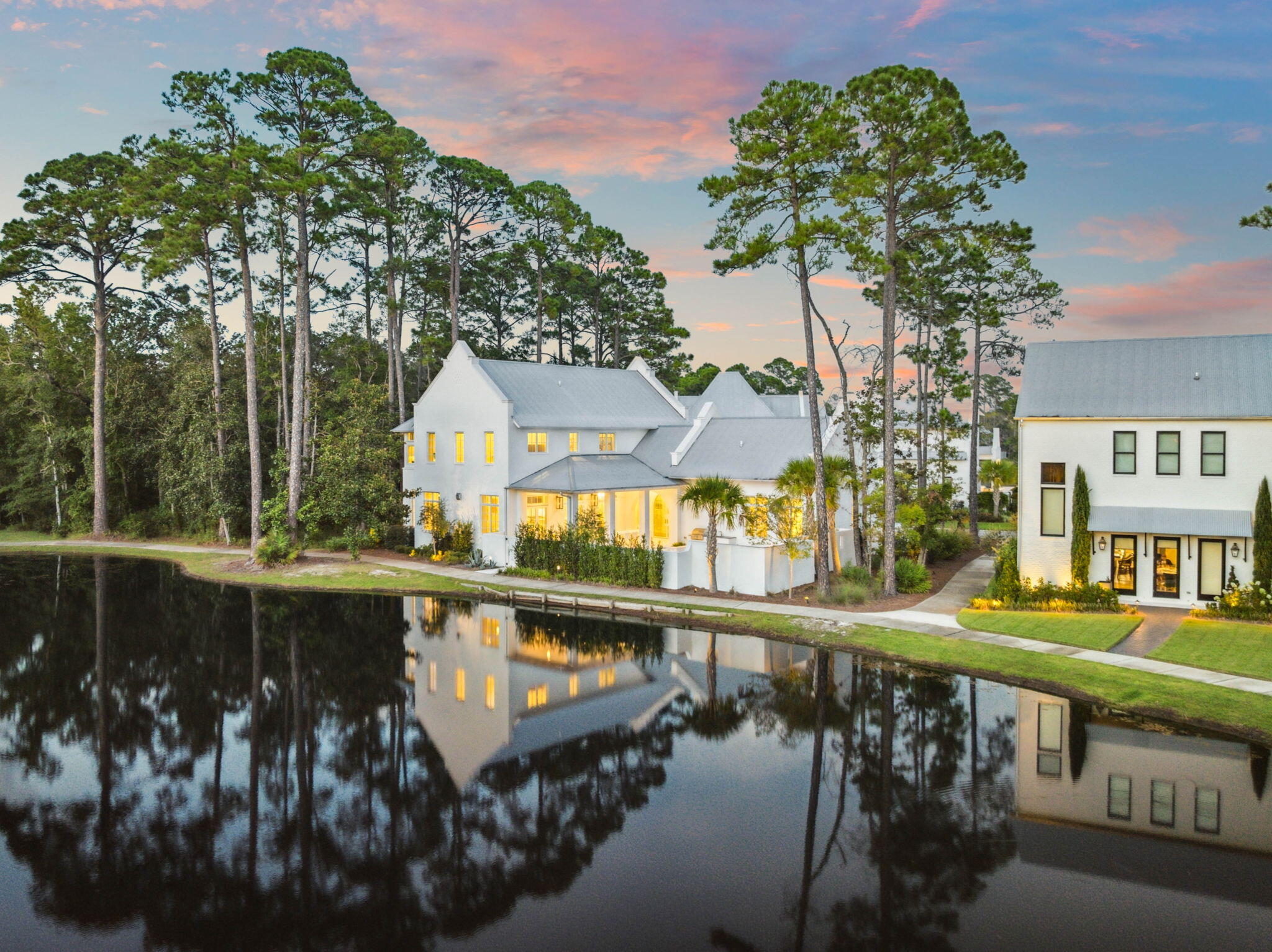 CHURCHILL OAKS - Residential