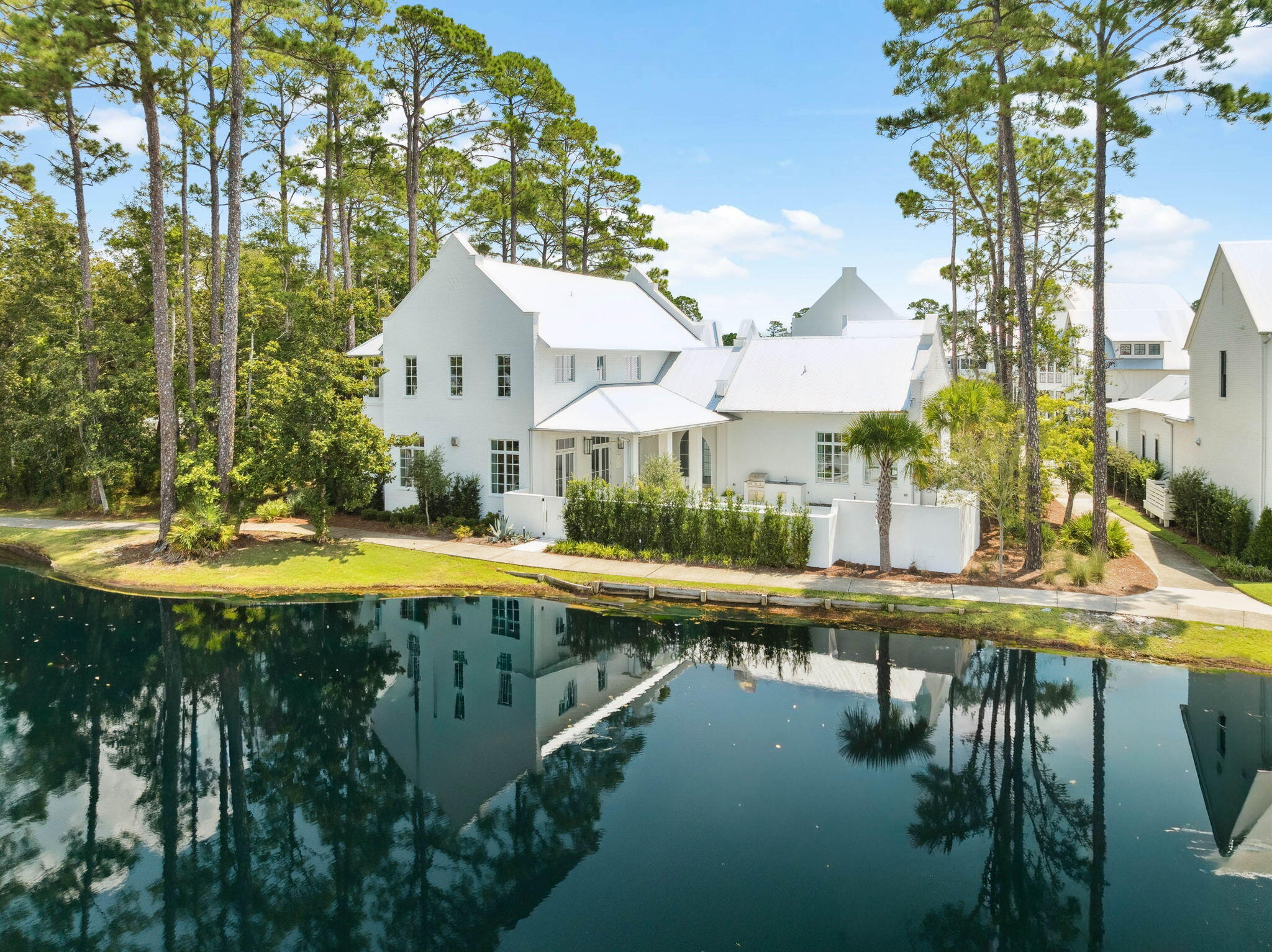 CHURCHILL OAKS - Residential